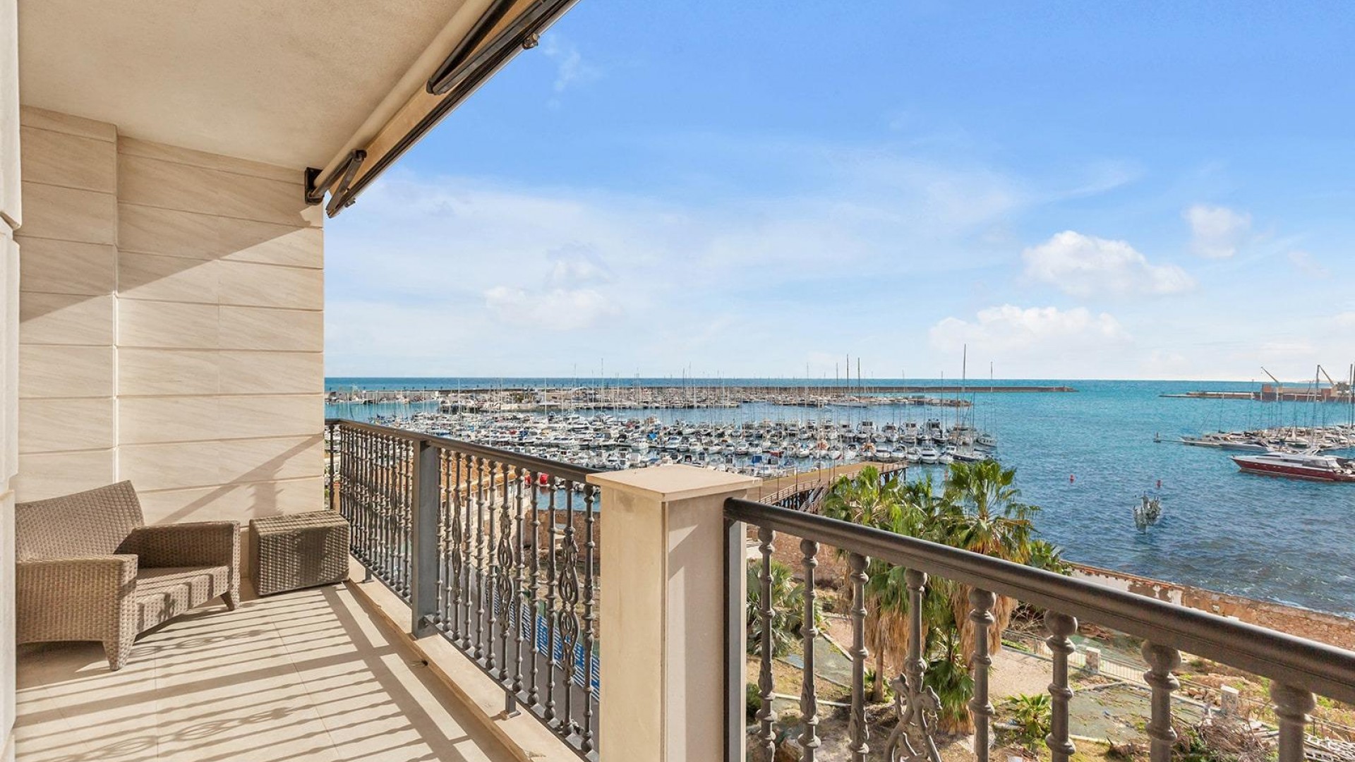 Sprzedaż - Apartament mieszkanie -
Torrevieja - Paseo maritimo