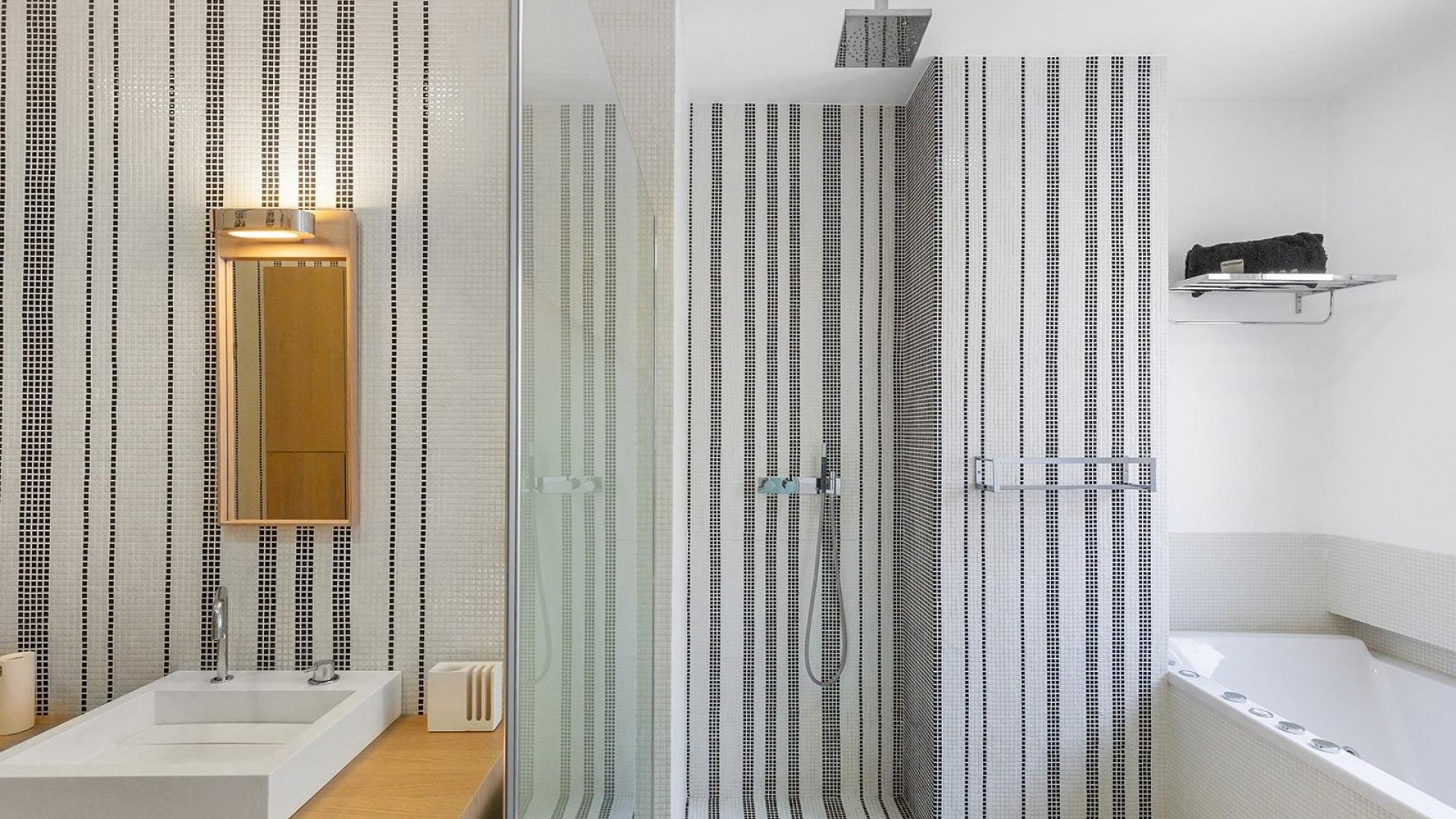 Sprzedaż - Apartament mieszkanie -
Torrevieja - Paseo maritimo