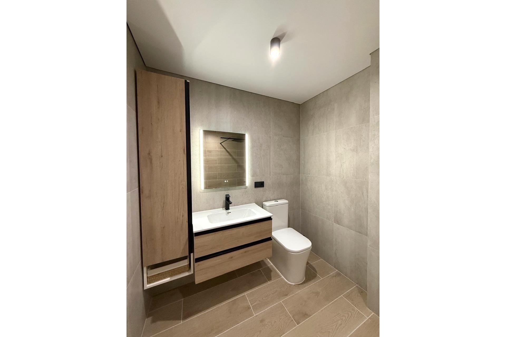 Sprzedaż - Apartament / Mieszkanie -
Torrevieja - Paseo maritimo