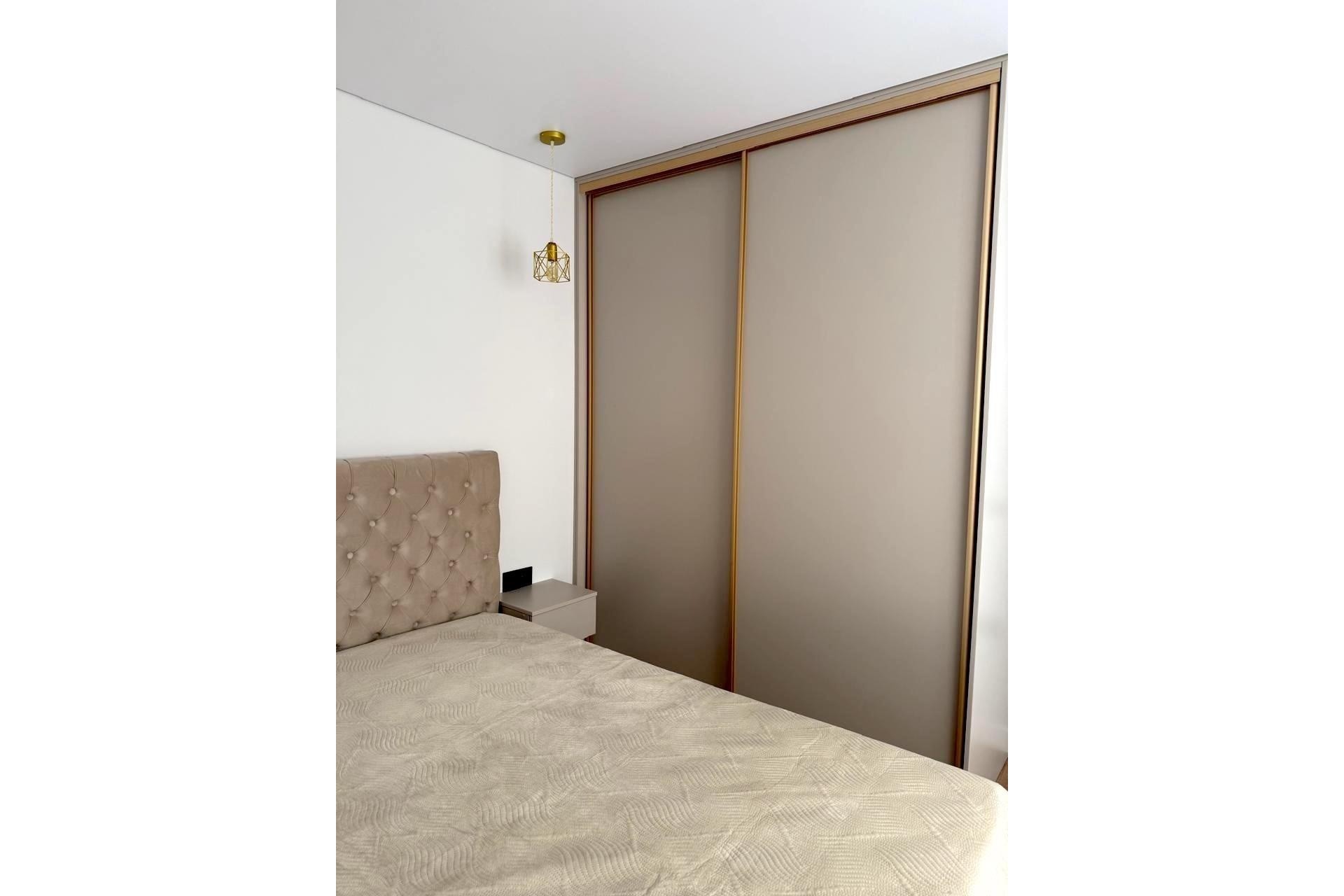 Sprzedaż - Apartament / Mieszkanie -
Torrevieja - Paseo maritimo