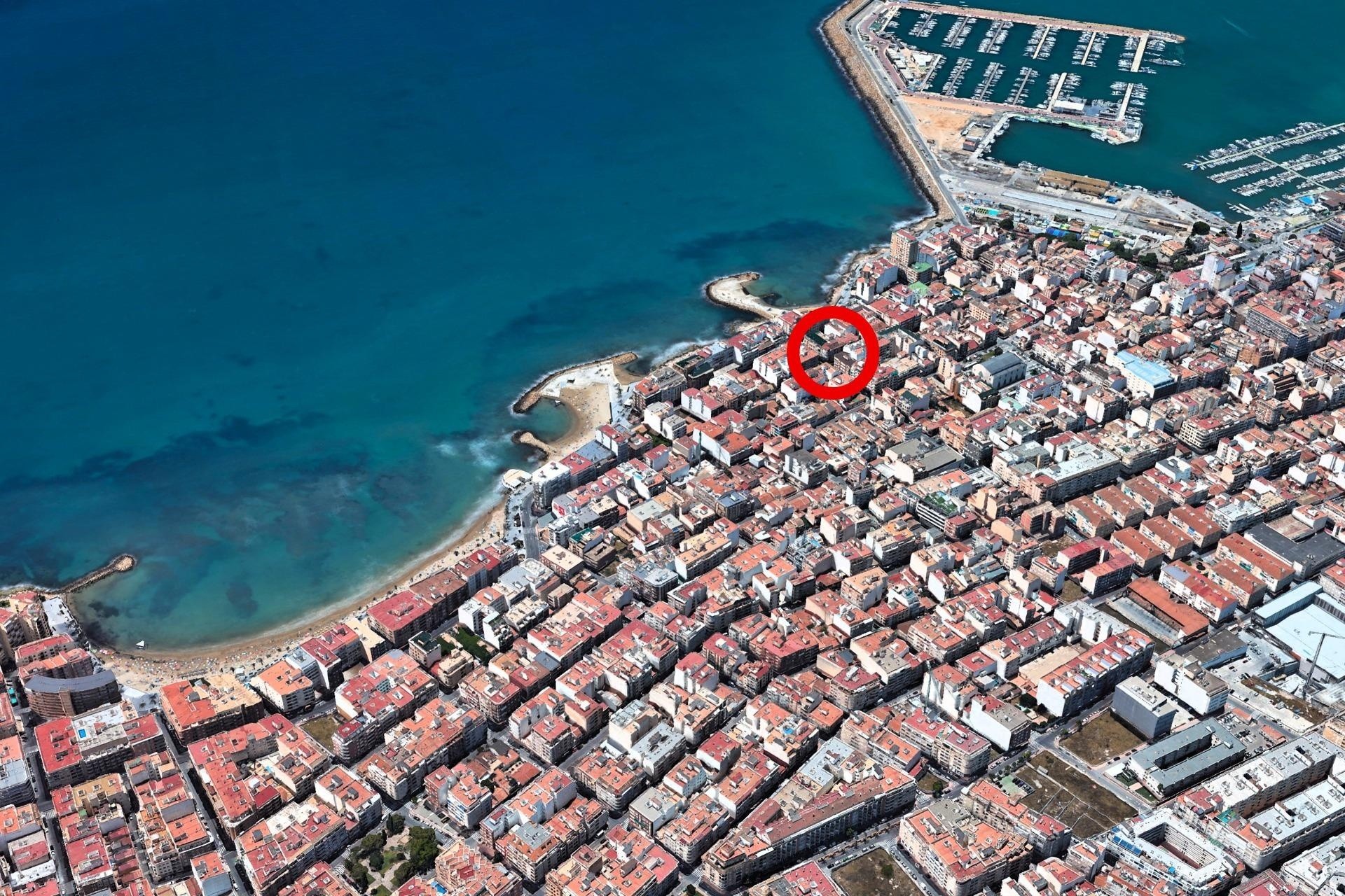 Sprzedaż - Apartament / Mieszkanie -
Torrevieja - Paseo maritimo