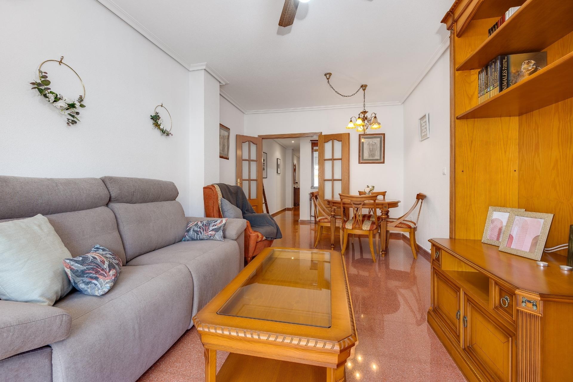 Sprzedaż - Apartament / Mieszkanie -
Torrevieja - Paseo maritimo