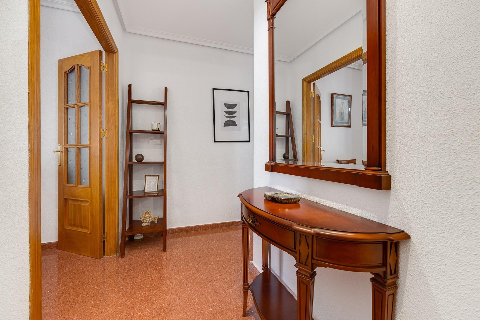 Sprzedaż - Apartament / Mieszkanie -
Torrevieja - Paseo maritimo