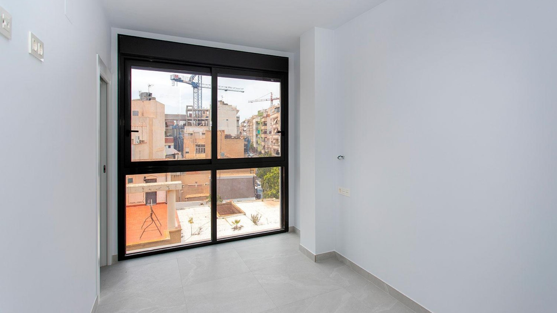 Sprzedaż - Apartament mieszkanie -
Torrevieja - Paseo maritimo