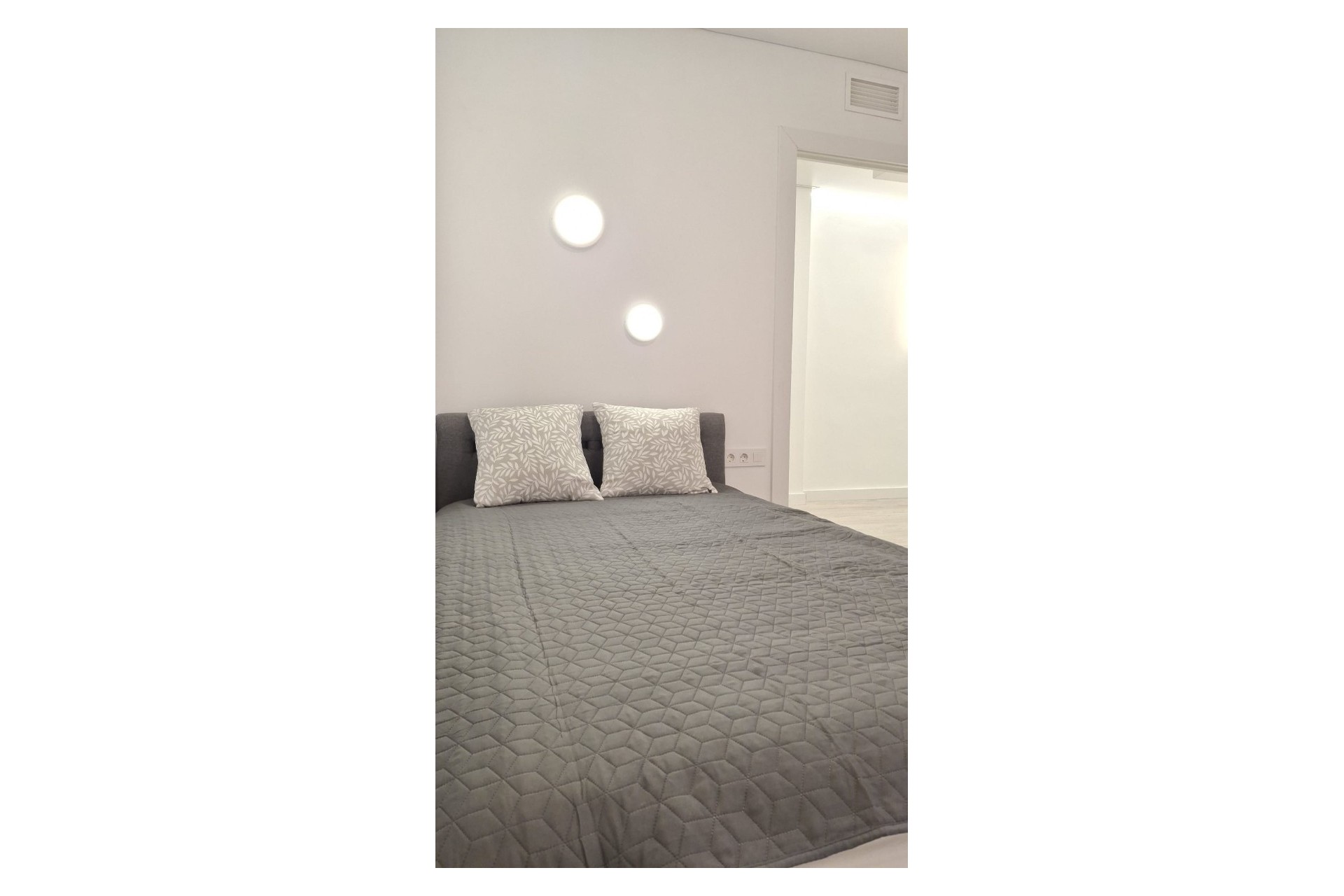 Sprzedaż - Apartament / Mieszkanie -
Torrevieja - Playa Acequion