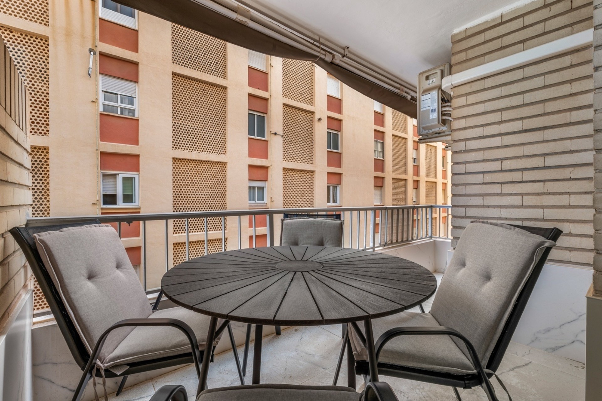 Sprzedaż - Apartament / Mieszkanie -
Torrevieja - Playa de El Cura