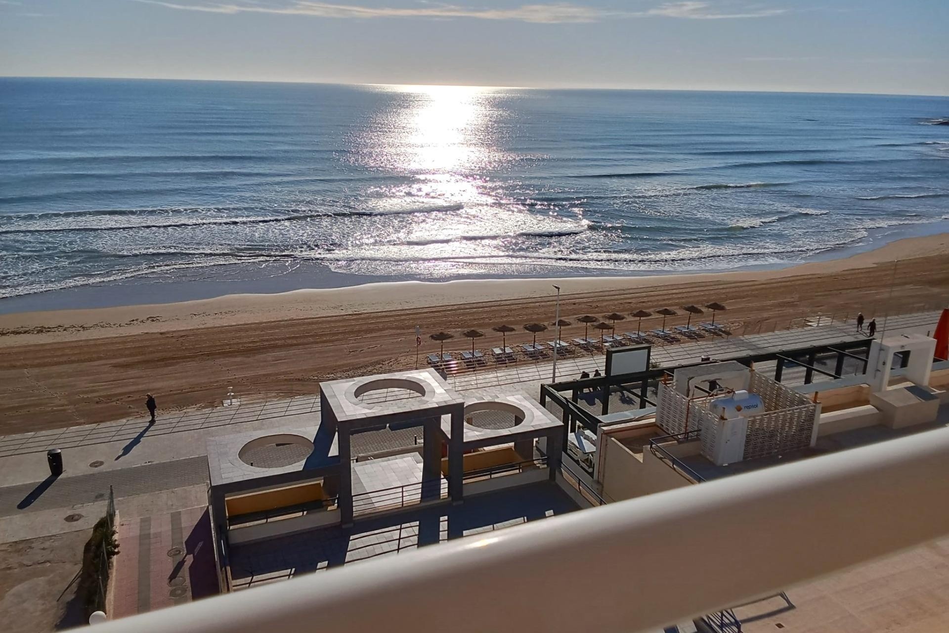 Sprzedaż - Apartament / Mieszkanie -
Torrevieja - PLAYA DE LA MATA