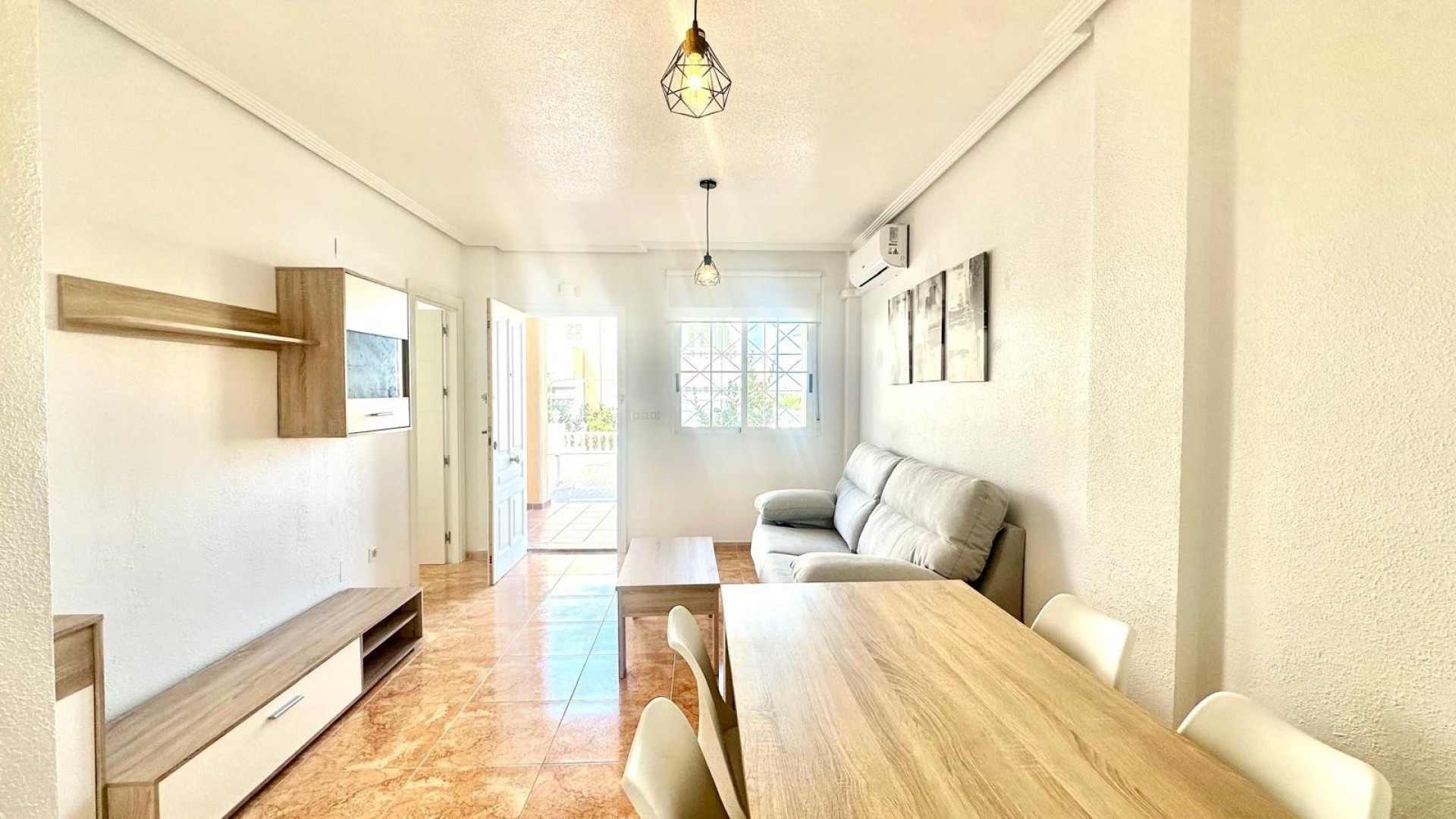 Sprzedaż - Apartament mieszkanie -
Torrevieja - Playa de los locos