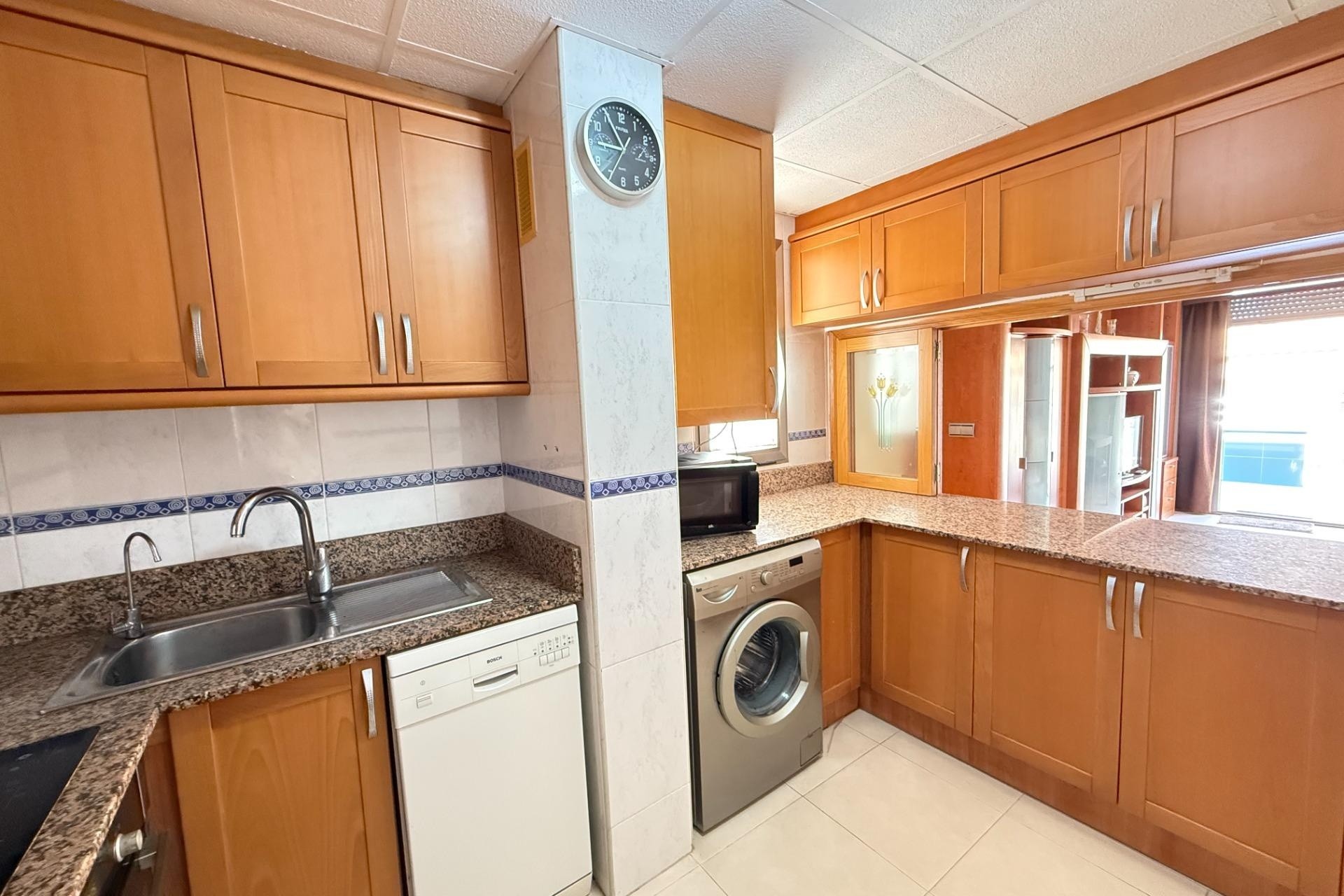Sprzedaż - Apartament / Mieszkanie -
Torrevieja - Playa de los Locos