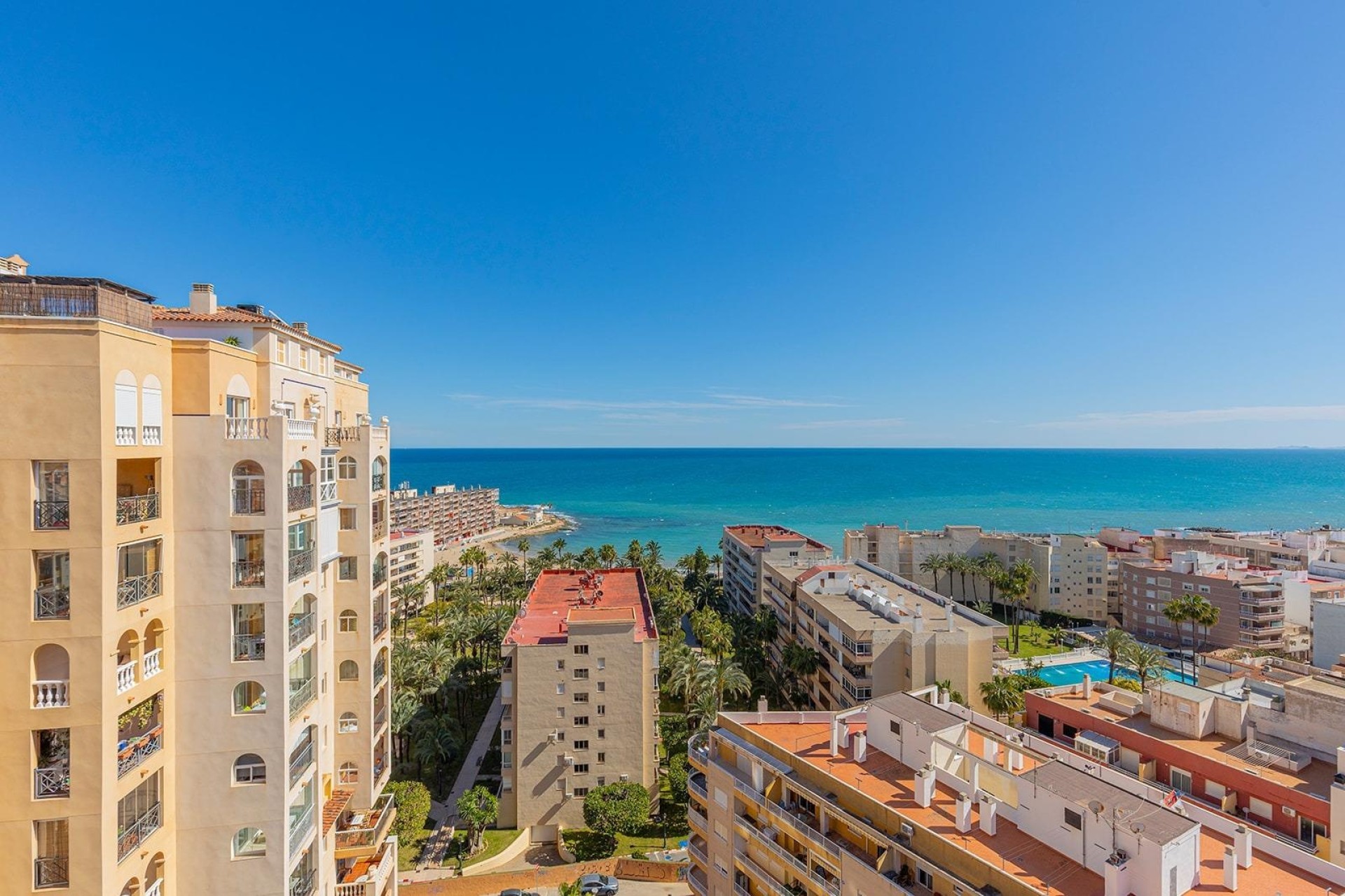 Sprzedaż - Apartament / Mieszkanie -
Torrevieja - Playa de los Locos