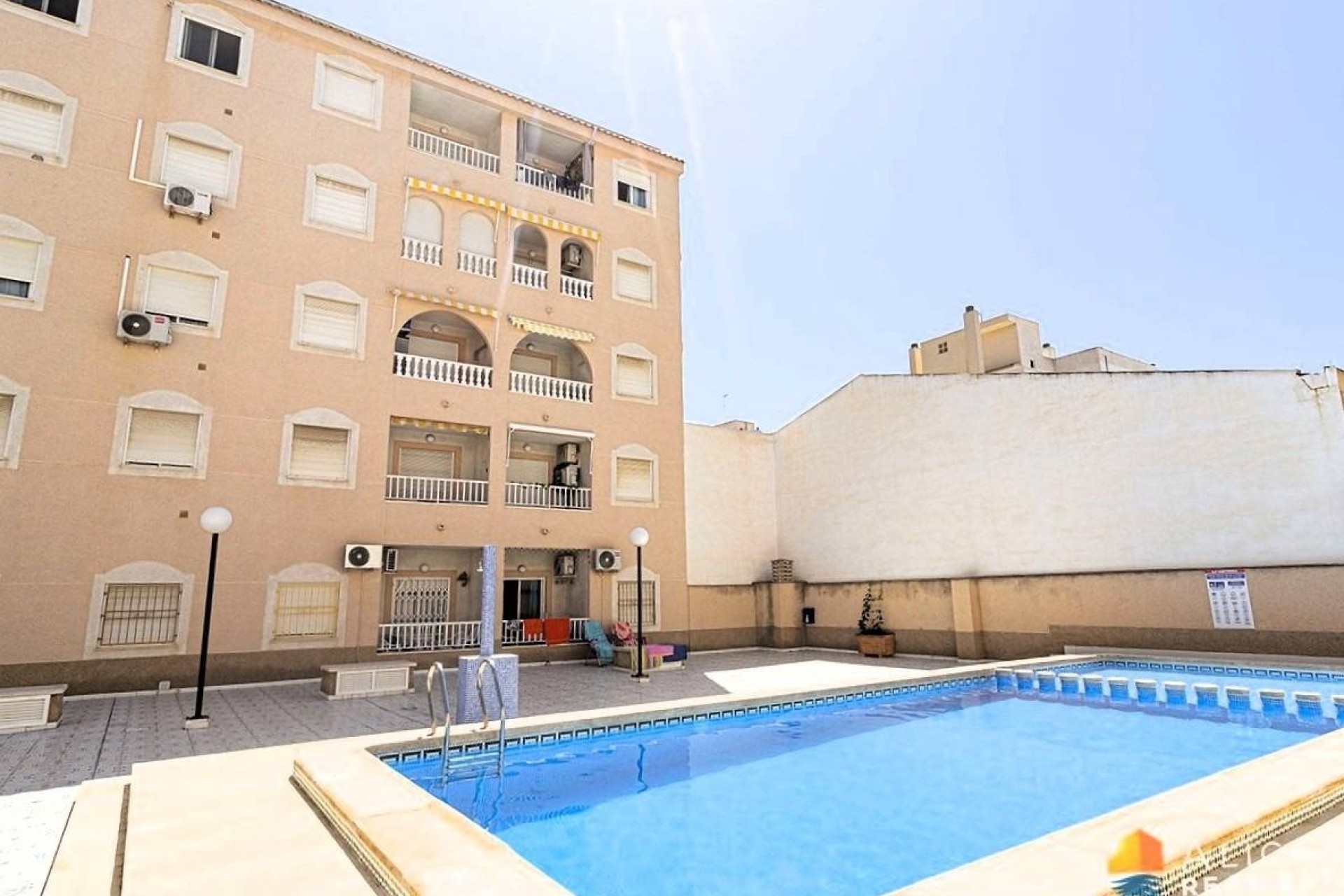 Sprzedaż - Apartament / Mieszkanie -
Torrevieja - Playa de los Locos