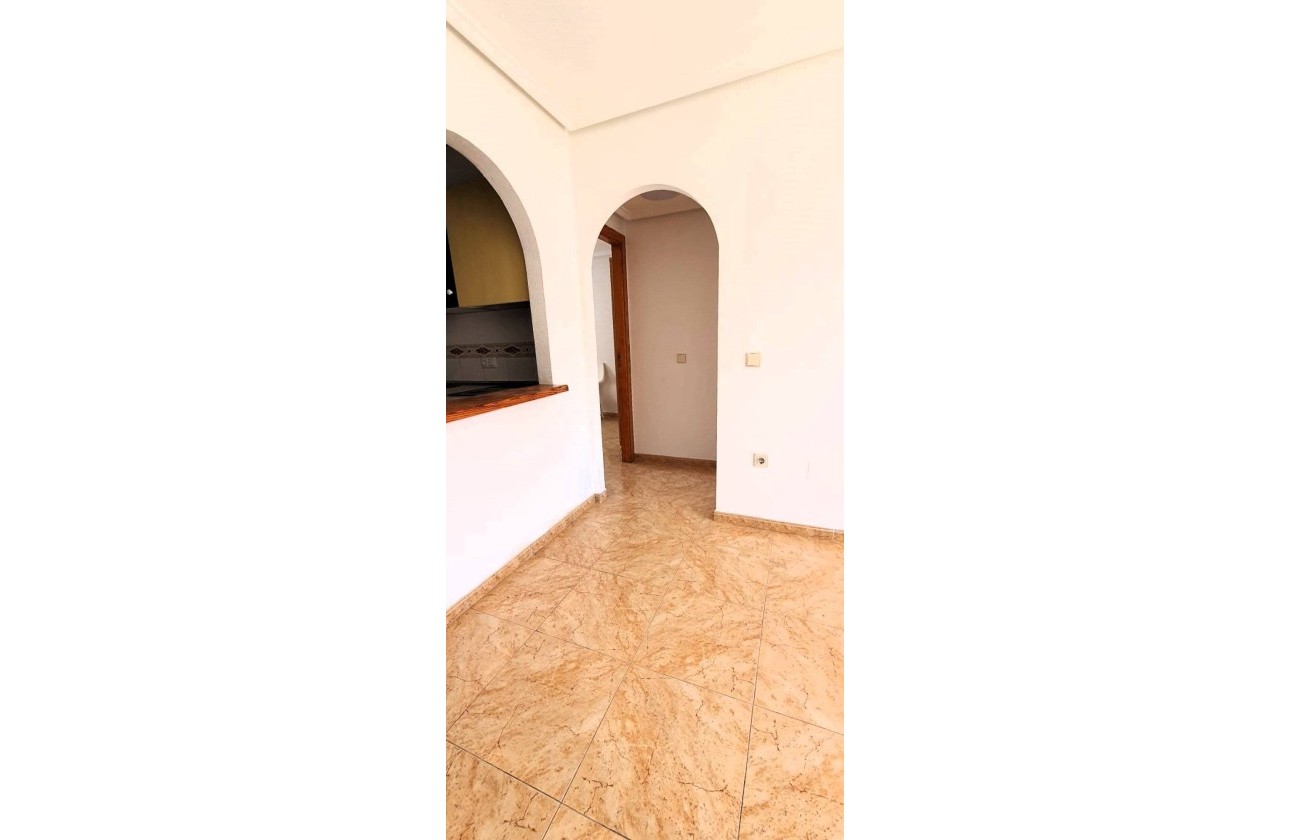 Sprzedaż - Apartament / Mieszkanie -
Torrevieja - Playa de los Locos