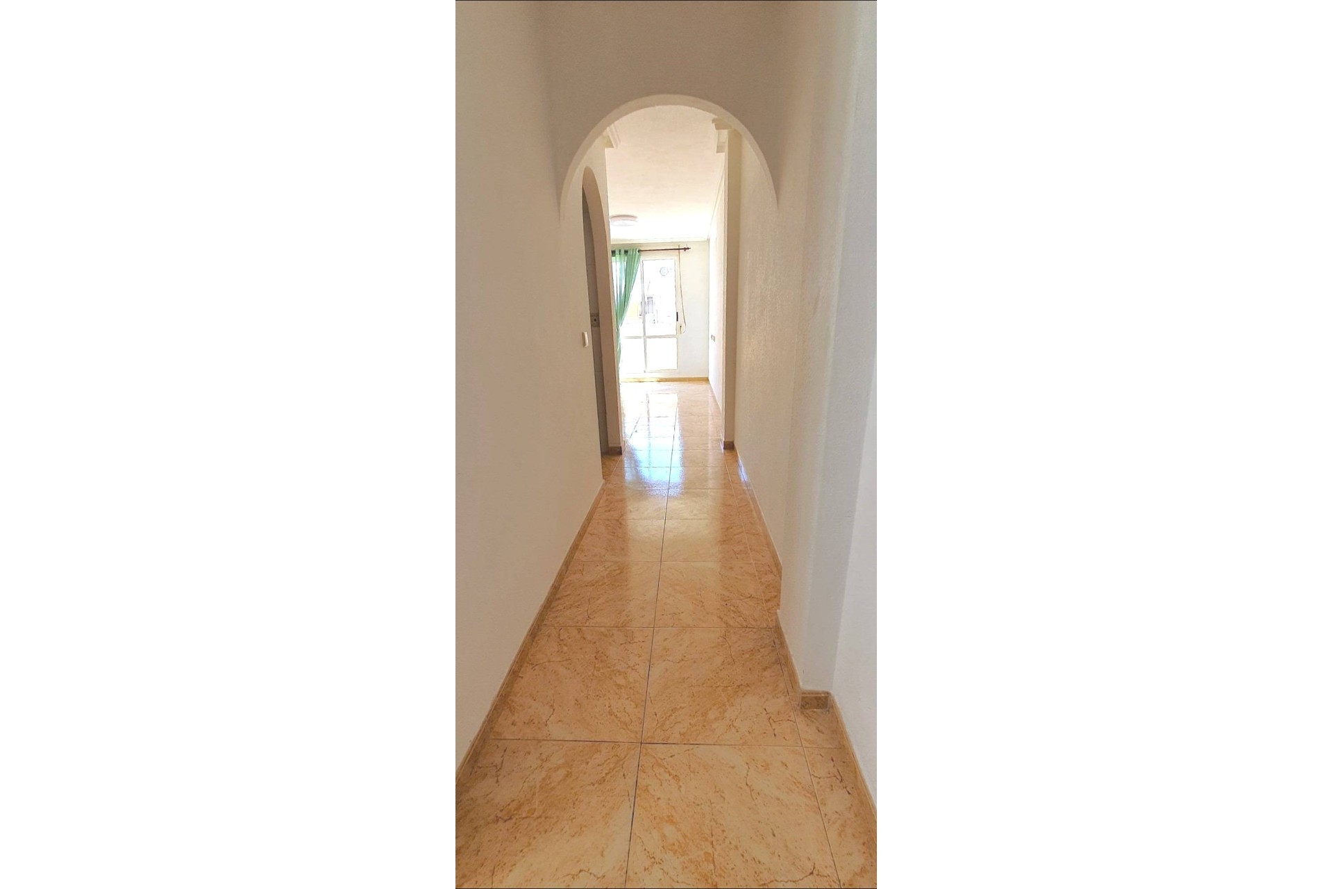 Sprzedaż - Apartament / Mieszkanie -
Torrevieja - Playa de los Locos