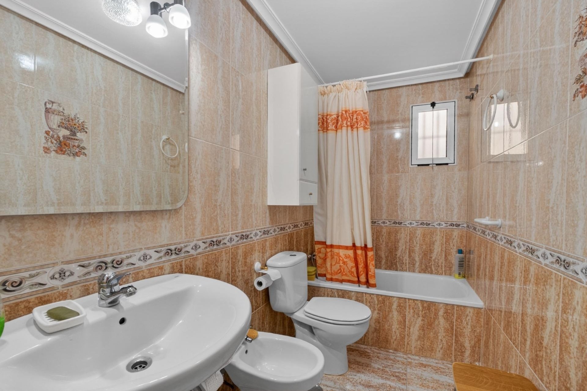 Sprzedaż - Apartament / Mieszkanie -
Torrevieja - Playa de los Locos