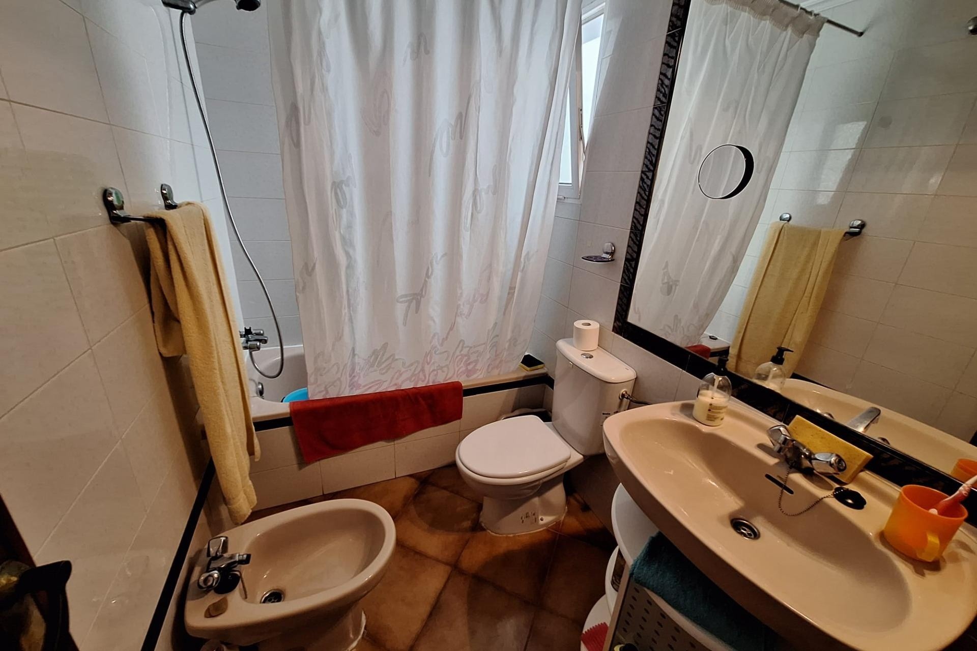 Sprzedaż - Apartament / Mieszkanie -
Torrevieja - Playa de los Locos