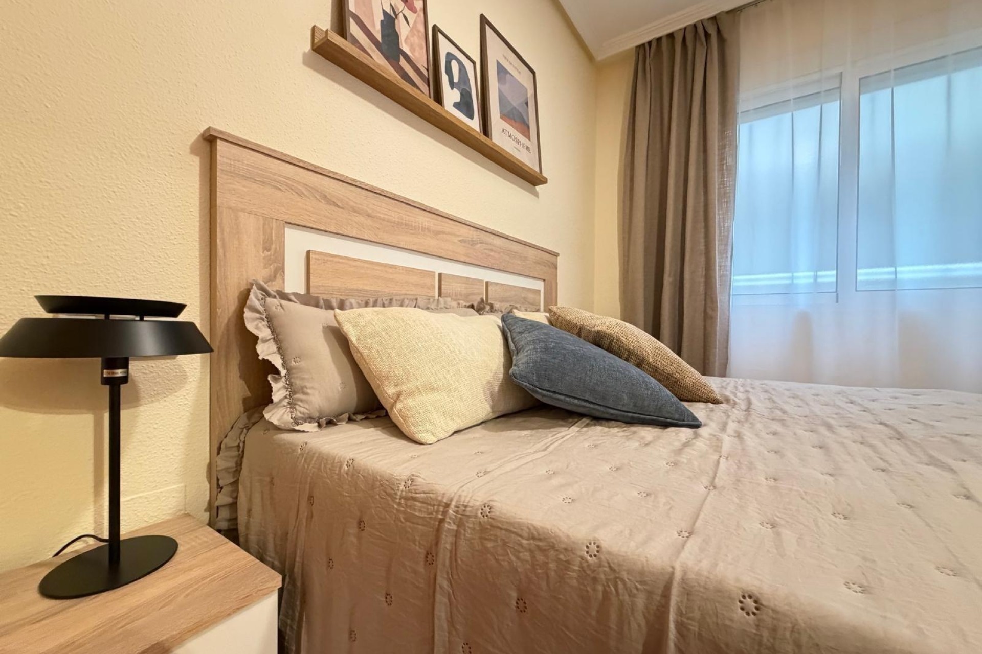 Sprzedaż - Apartament / Mieszkanie -
Torrevieja - Playa de los Locos
