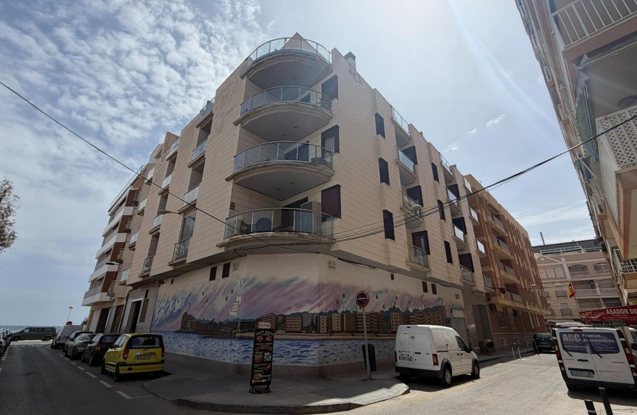 Sprzedaż - Apartament / Mieszkanie -
Torrevieja - Playa de los Locos