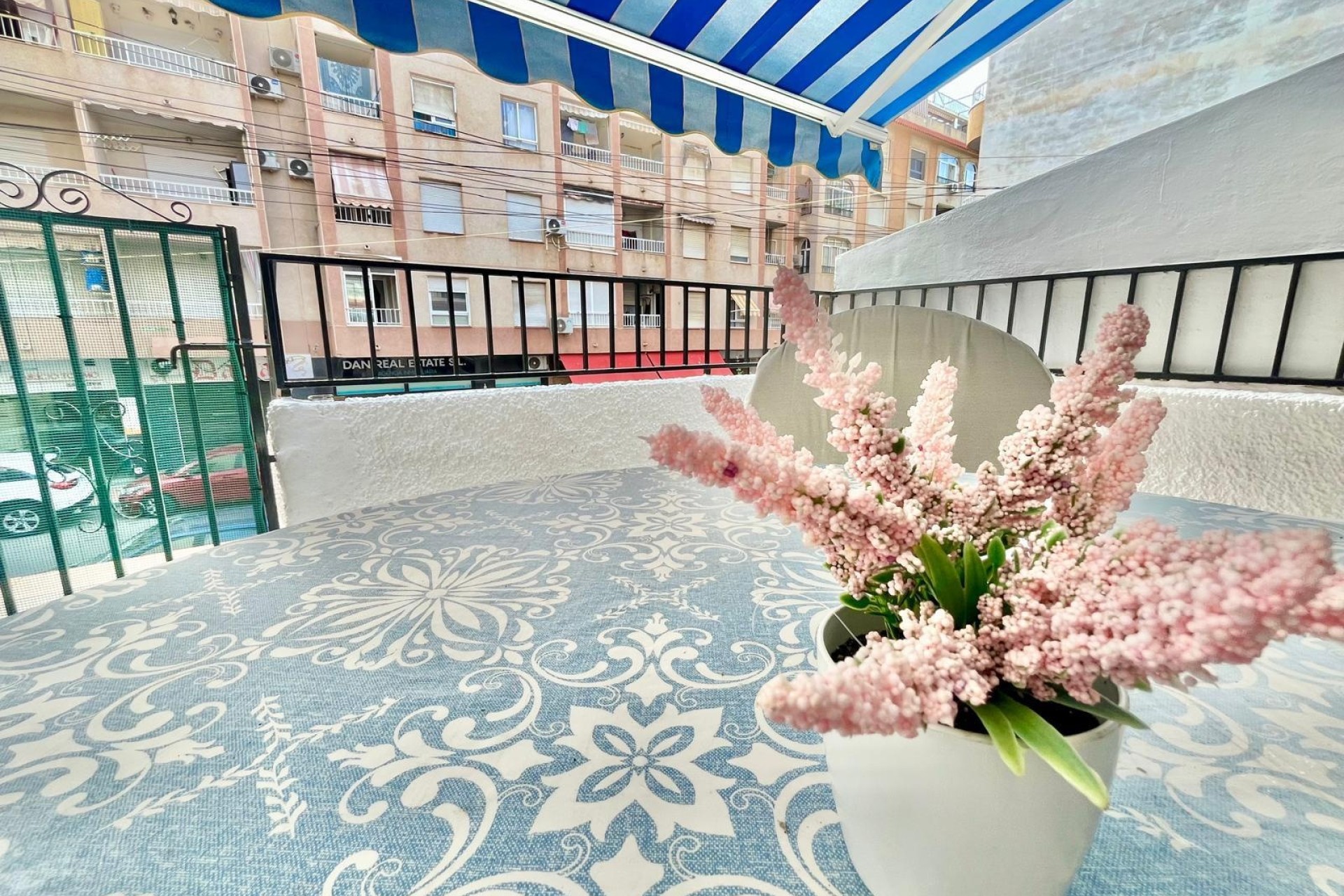 Sprzedaż - Apartament / Mieszkanie -
Torrevieja - Playa de los Locos