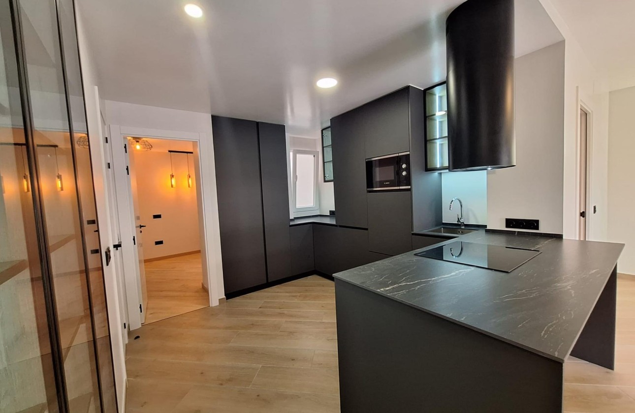 Sprzedaż - Apartament / Mieszkanie -
Torrevieja - Playa de los Locos