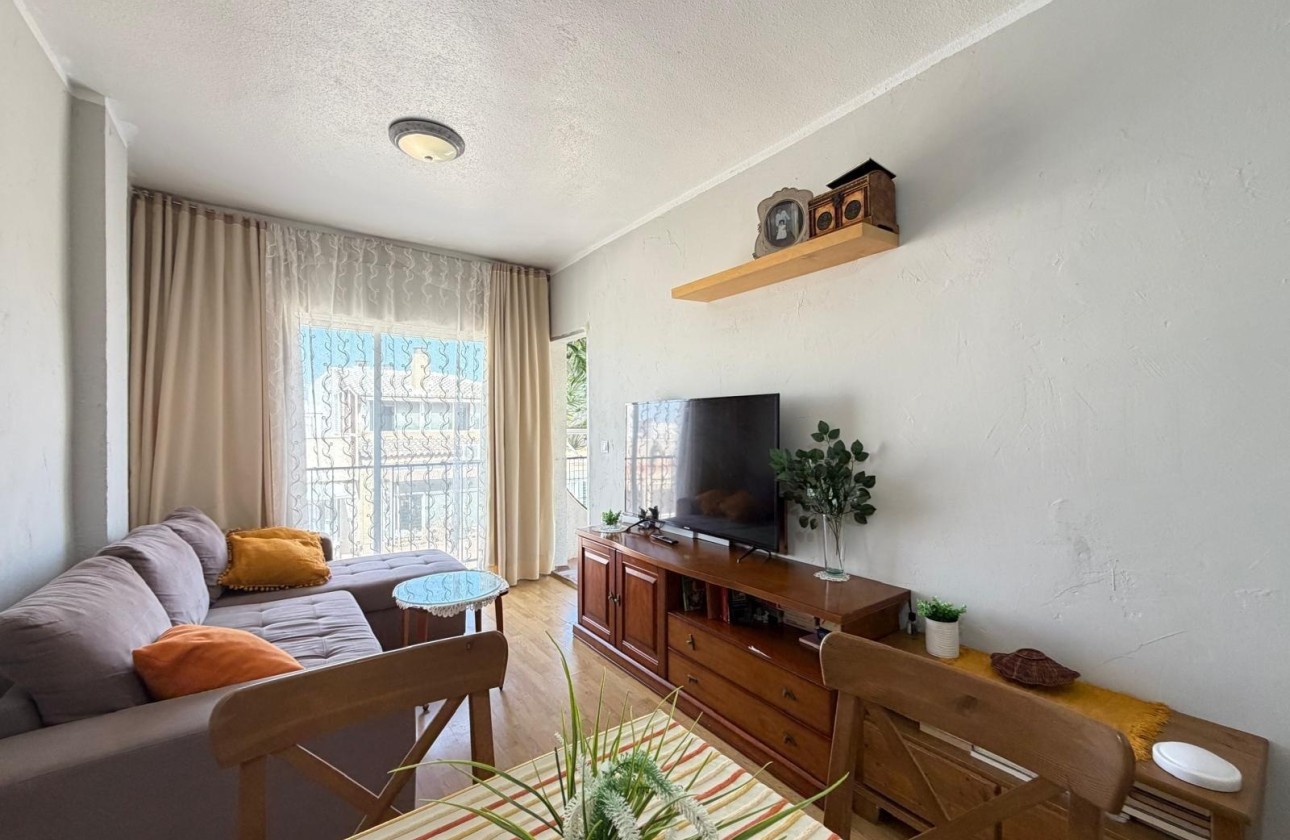 Sprzedaż - Apartament / Mieszkanie -
Torrevieja - Playa de los Locos