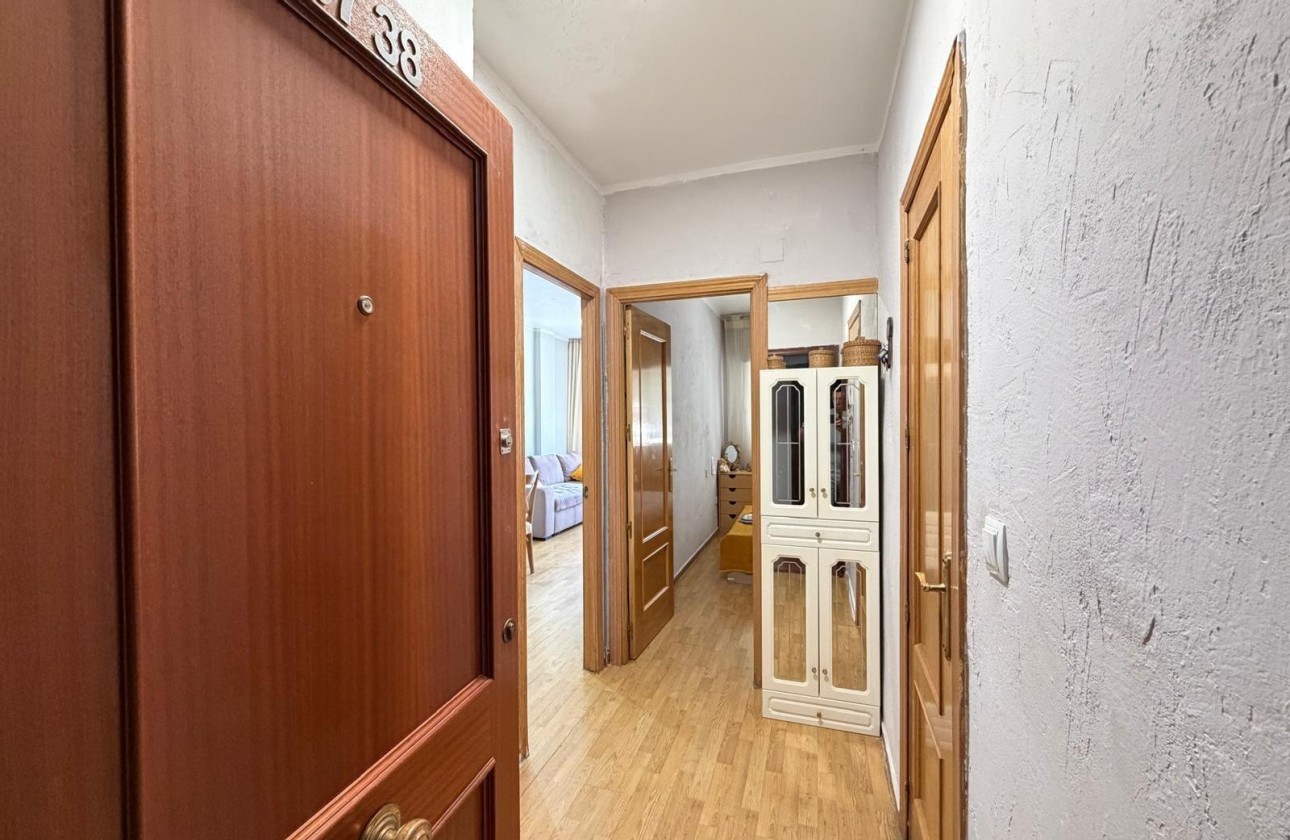 Sprzedaż - Apartament / Mieszkanie -
Torrevieja - Playa de los Locos