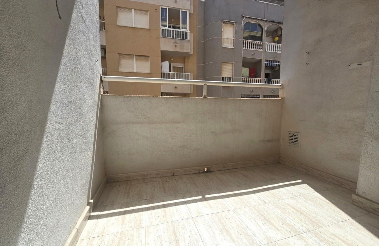 Sprzedaż - Apartament / Mieszkanie -
Torrevieja - Playa de los Locos