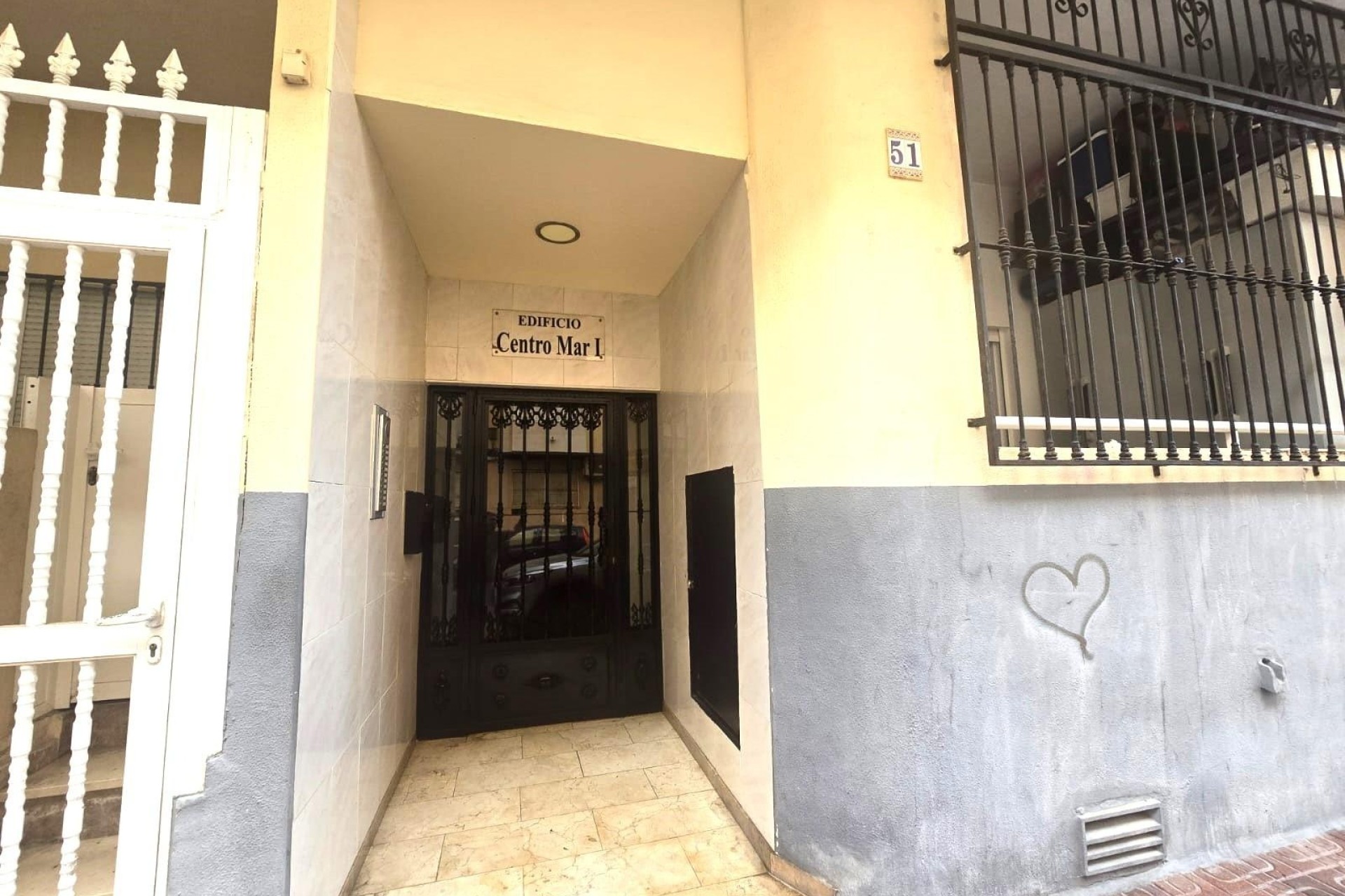 Sprzedaż - Apartament / Mieszkanie -
Torrevieja - Playa de los Locos