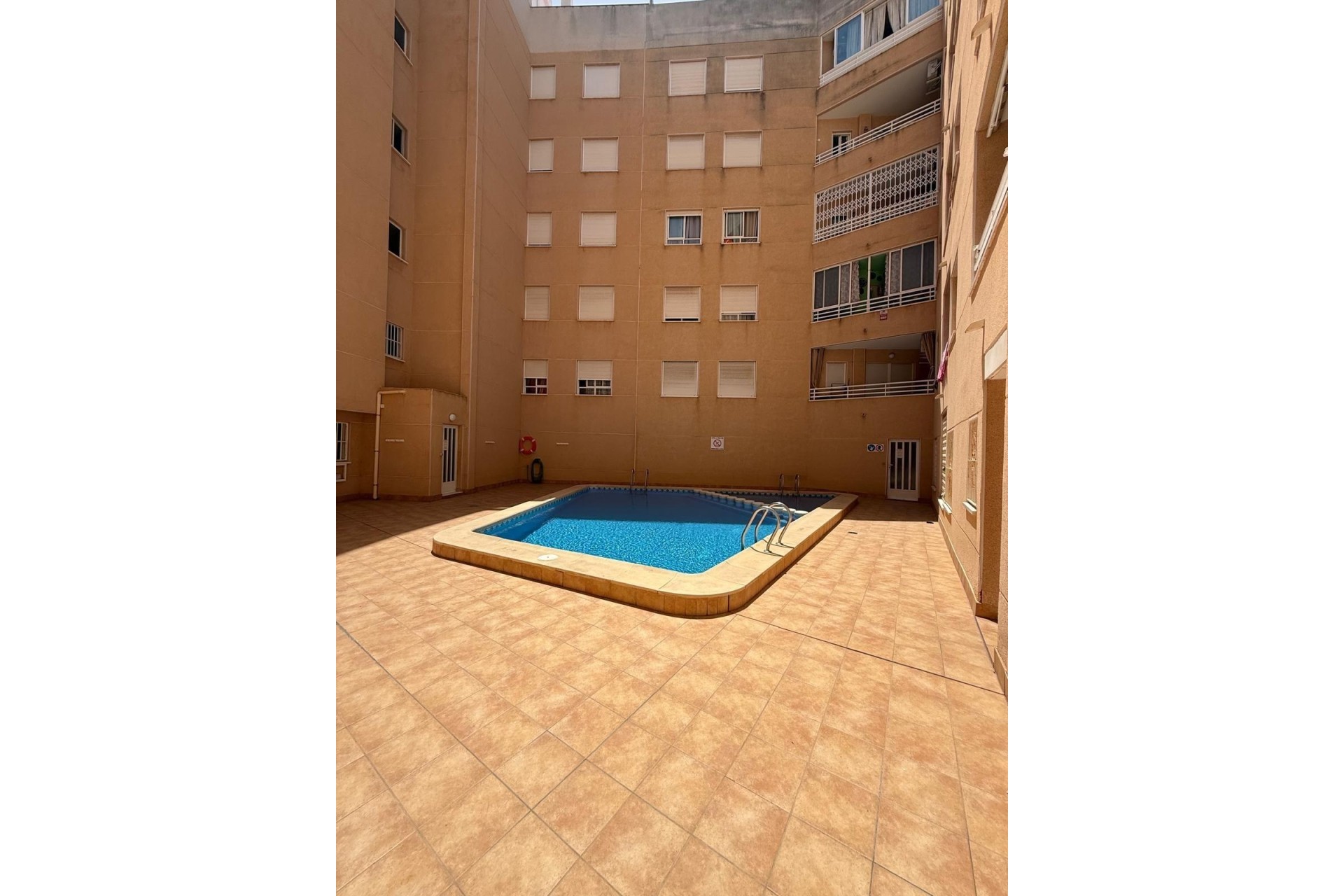 Sprzedaż - Apartament / Mieszkanie -
Torrevieja - Playa de los Locos