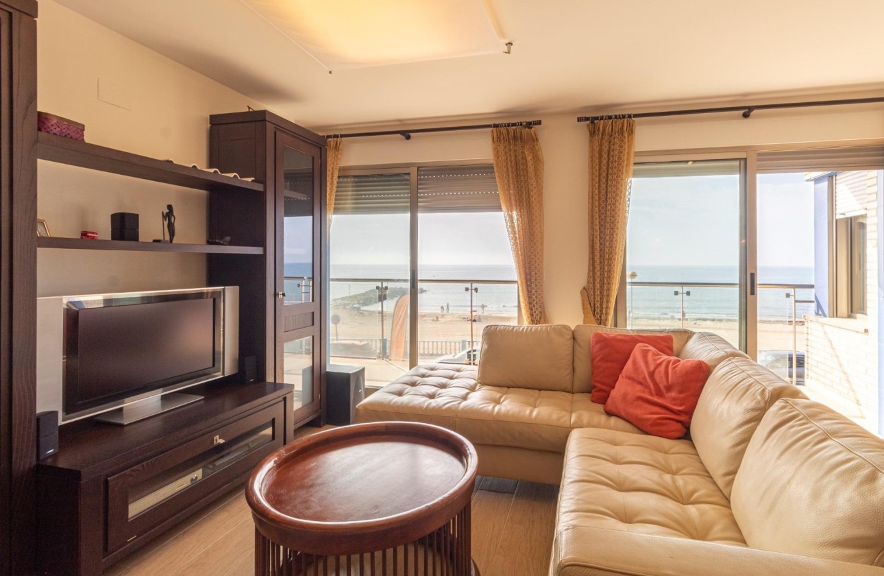 Sprzedaż - Apartament / Mieszkanie -
Torrevieja - Playa de los Locos