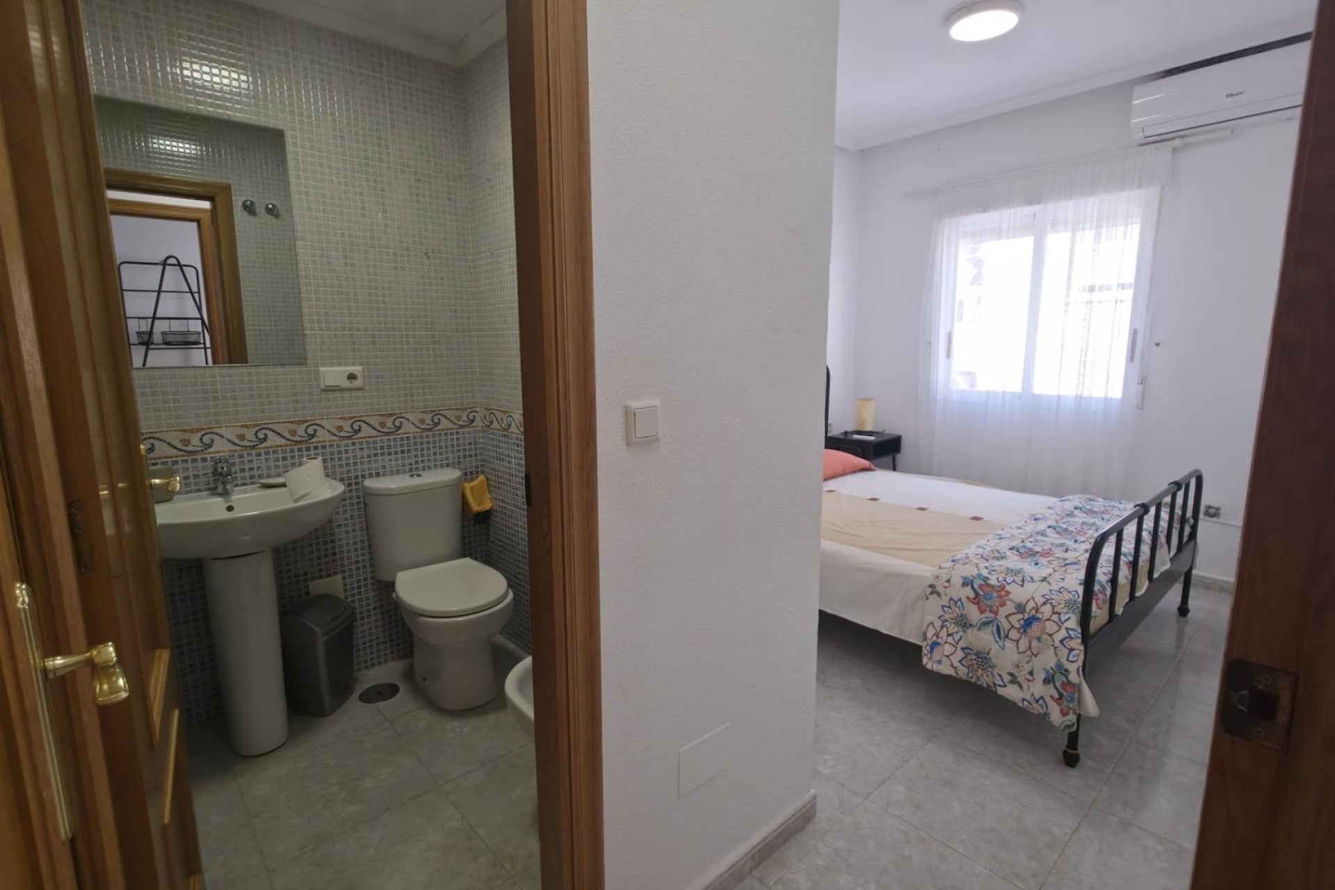 Sprzedaż - Apartament / Mieszkanie -
Torrevieja - Playa de los Locos