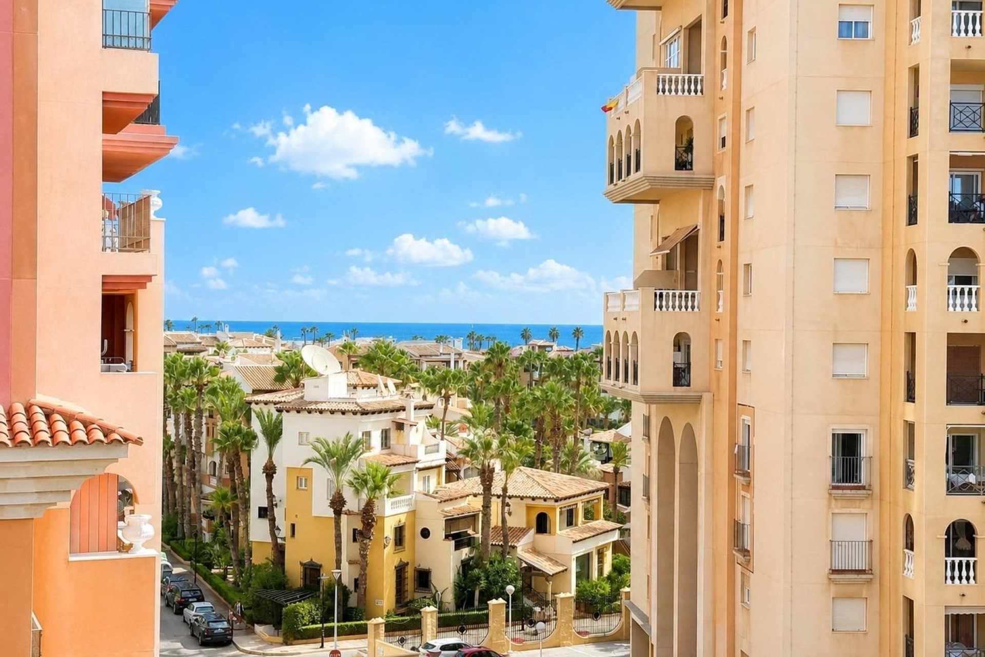 Sprzedaż - Apartament / Mieszkanie -
Torrevieja - Playa de los Locos