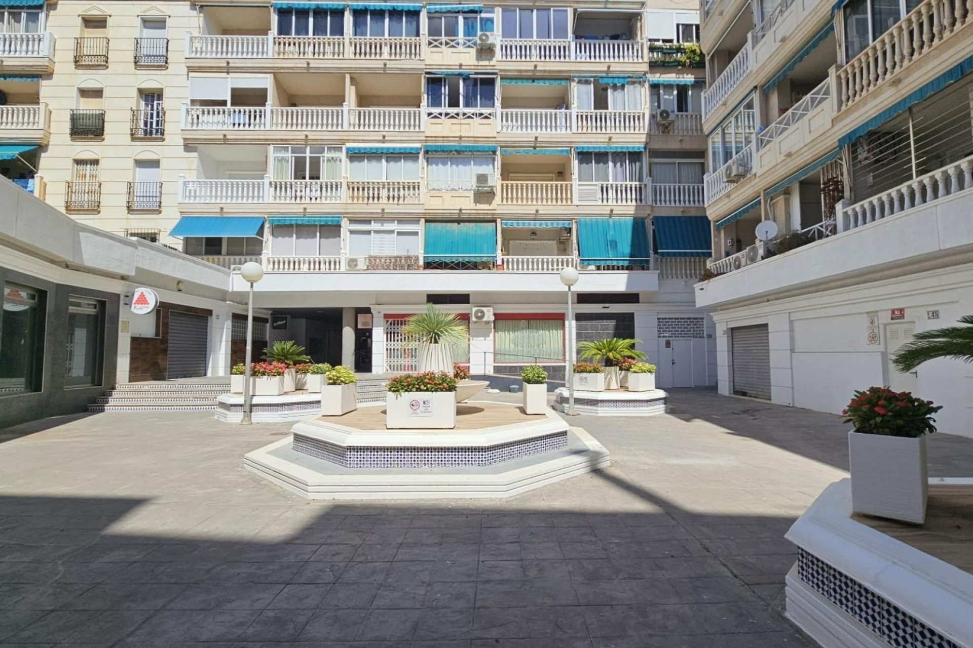 Sprzedaż - Apartament / Mieszkanie -
Torrevieja - Playa de los Locos