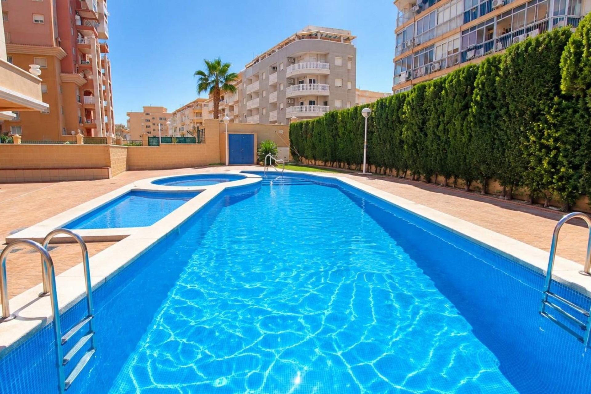 Sprzedaż - Apartament / Mieszkanie -
Torrevieja - Playa de los Locos