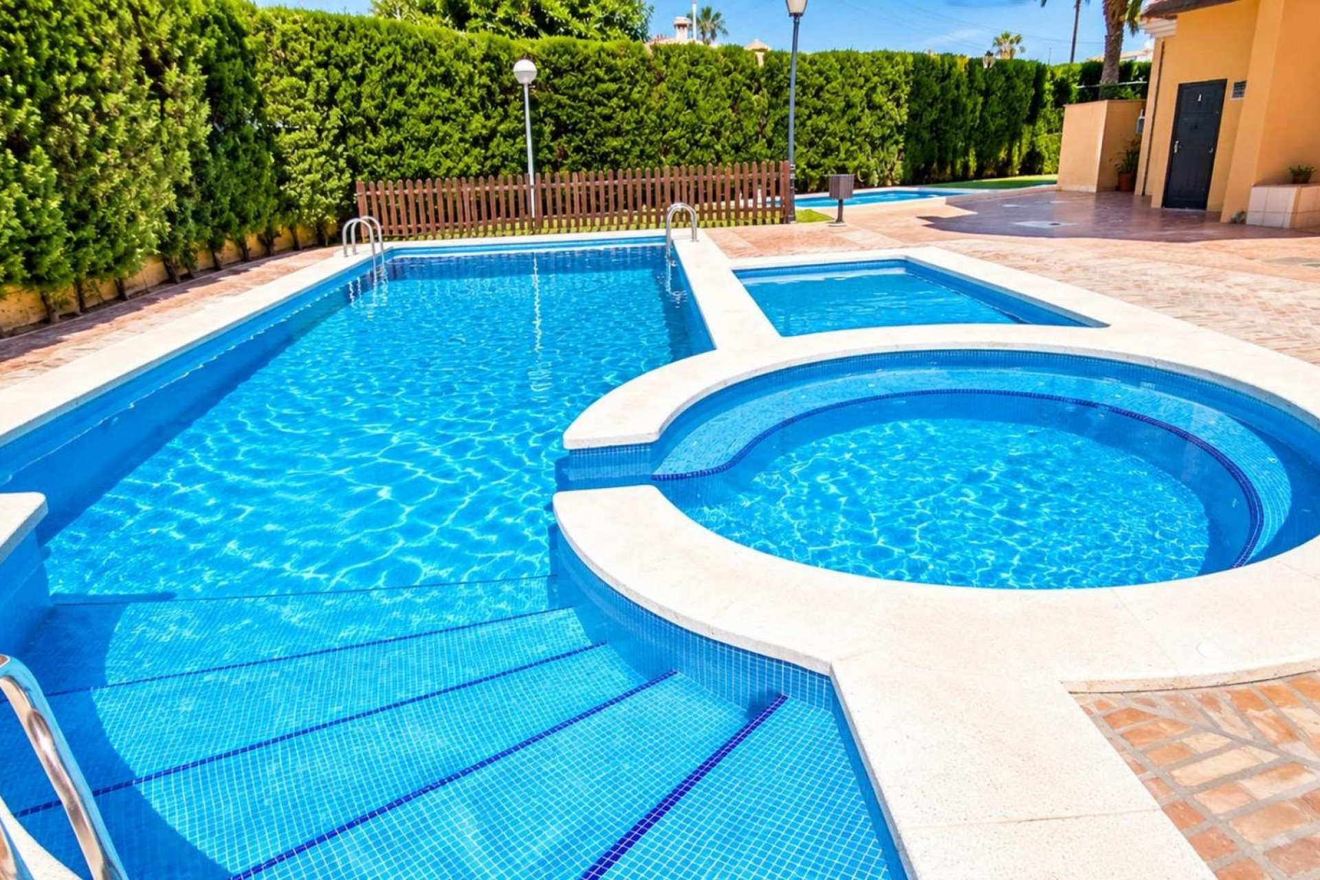 Sprzedaż - Apartament / Mieszkanie -
Torrevieja - Playa de los Locos