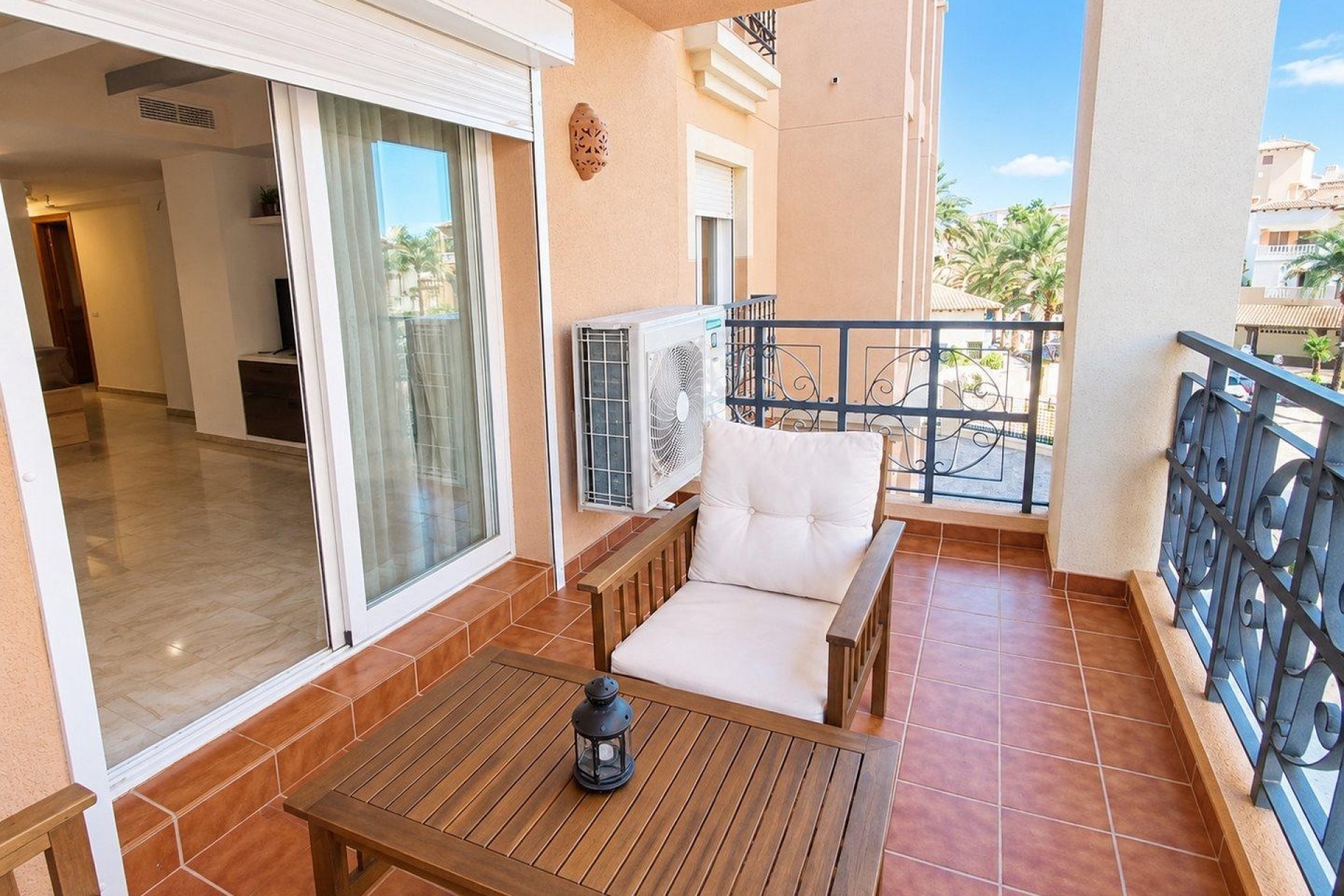 Sprzedaż - Apartament / Mieszkanie -
Torrevieja - Playa de los Locos