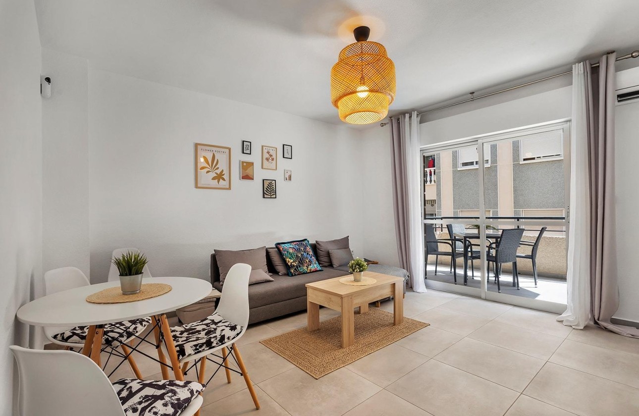 Sprzedaż - Apartament / Mieszkanie -
Torrevieja - Playa de los Locos