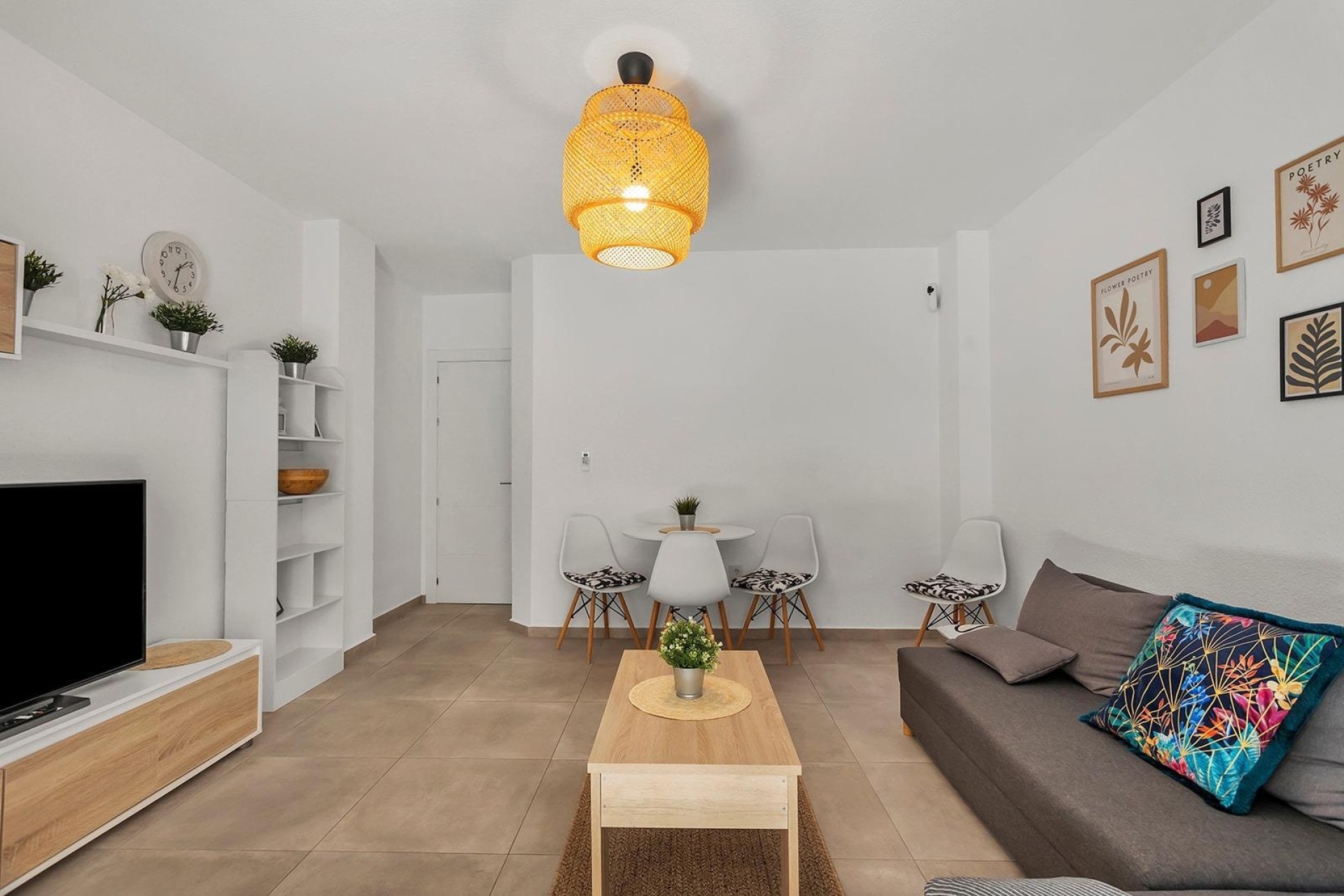 Sprzedaż - Apartament / Mieszkanie -
Torrevieja - Playa de los Locos
