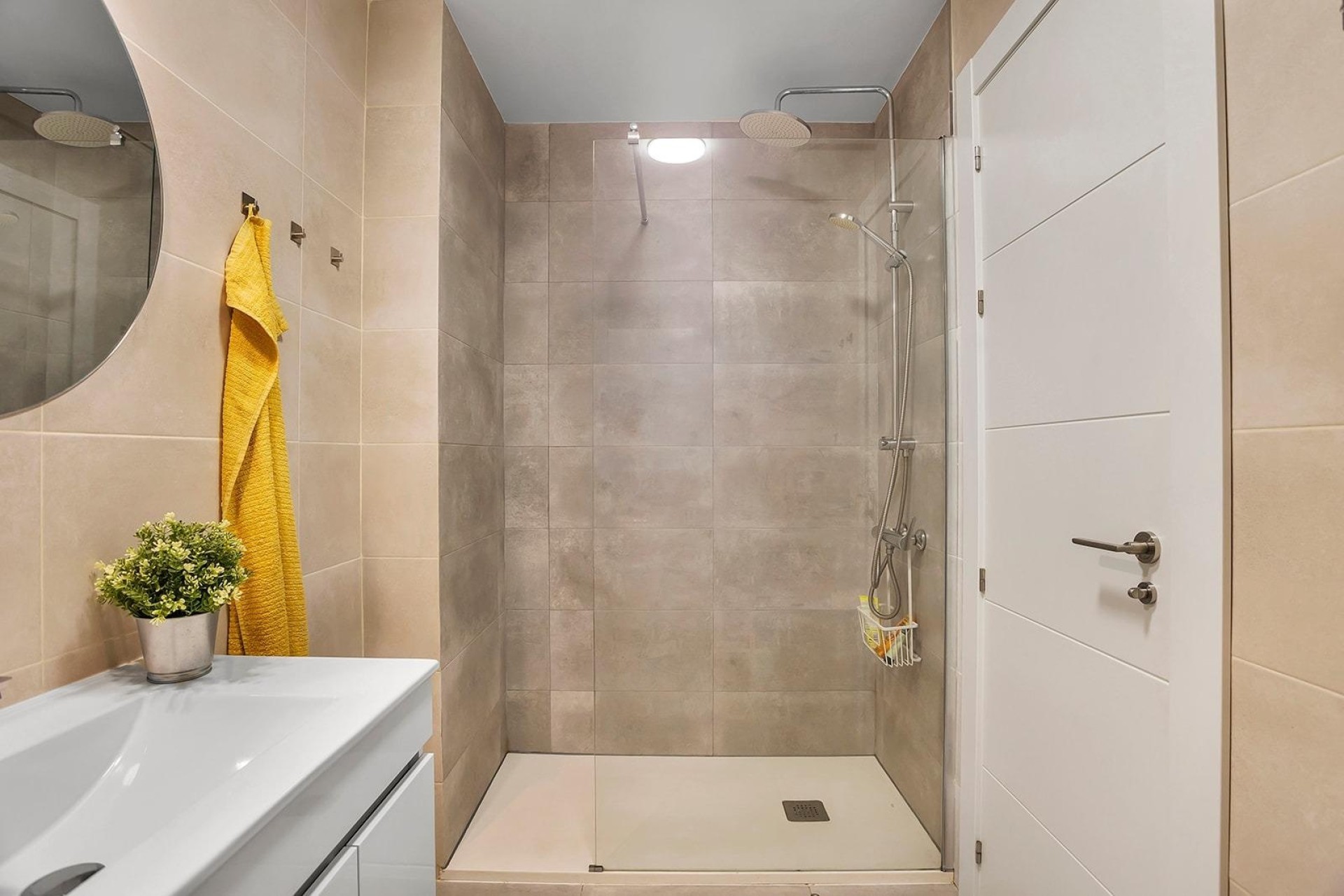 Sprzedaż - Apartament / Mieszkanie -
Torrevieja - Playa de los Locos
