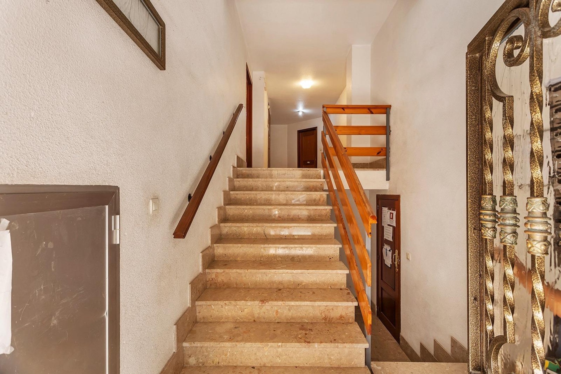 Sprzedaż - Apartament / Mieszkanie -
Torrevieja - Playa de los Locos