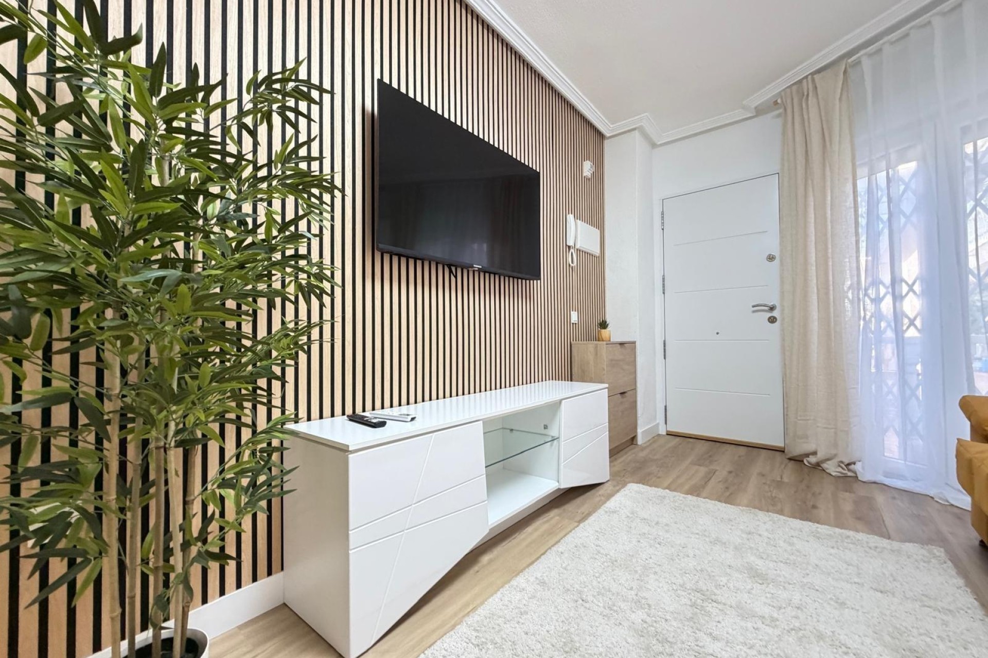 Sprzedaż - Apartament / Mieszkanie -
Torrevieja - Playa de los Locos