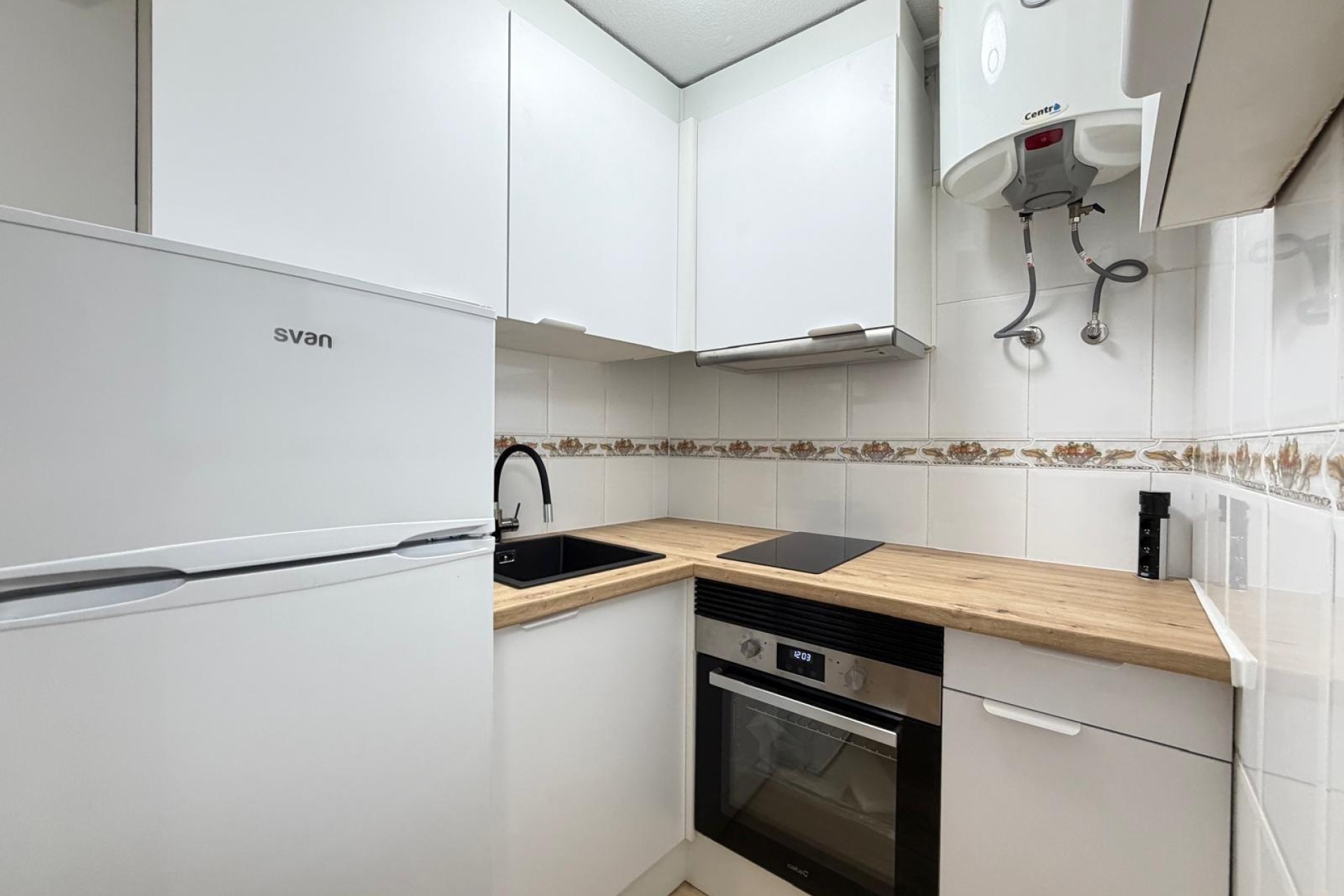Sprzedaż - Apartament / Mieszkanie -
Torrevieja - Playa de los Locos
