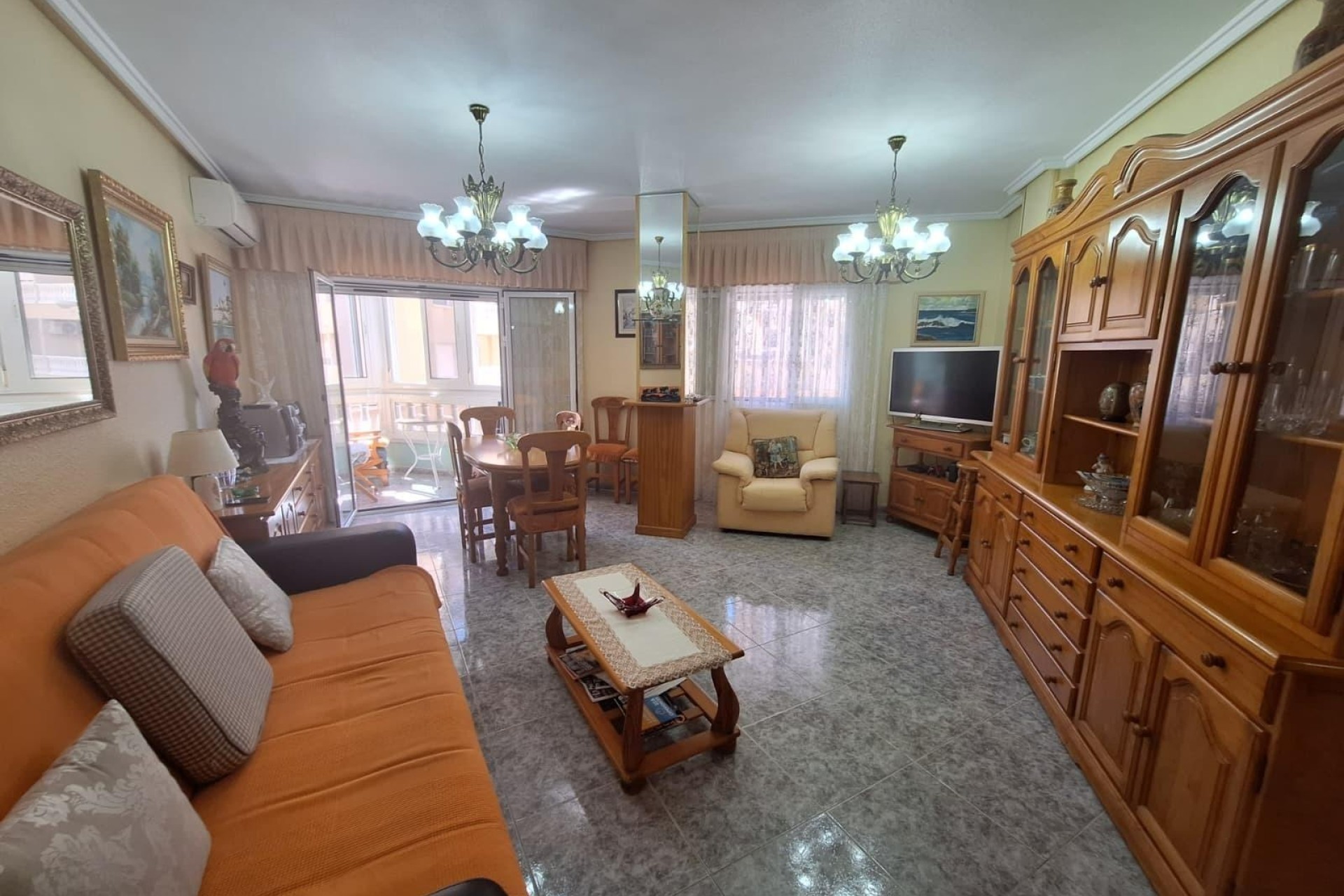 Sprzedaż - Apartament / Mieszkanie -
Torrevieja - Playa de los Locos