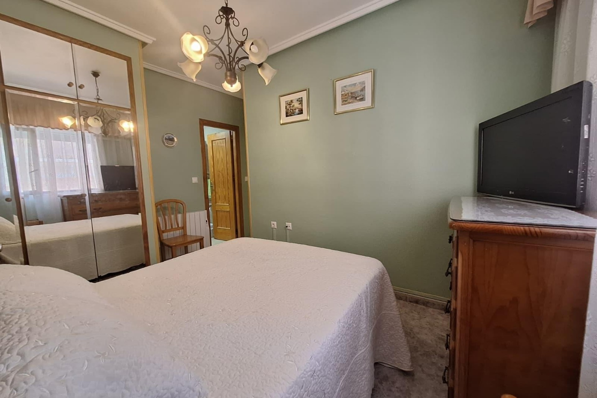 Sprzedaż - Apartament / Mieszkanie -
Torrevieja - Playa de los Locos
