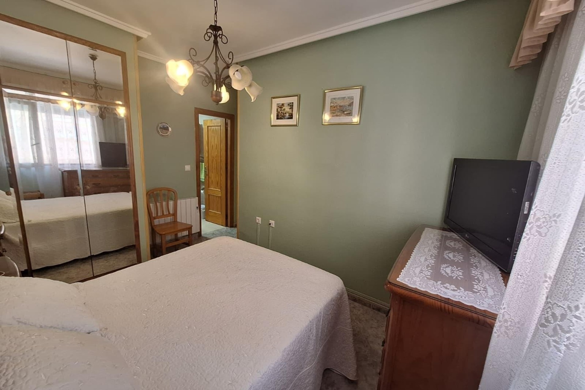Sprzedaż - Apartament / Mieszkanie -
Torrevieja - Playa de los Locos