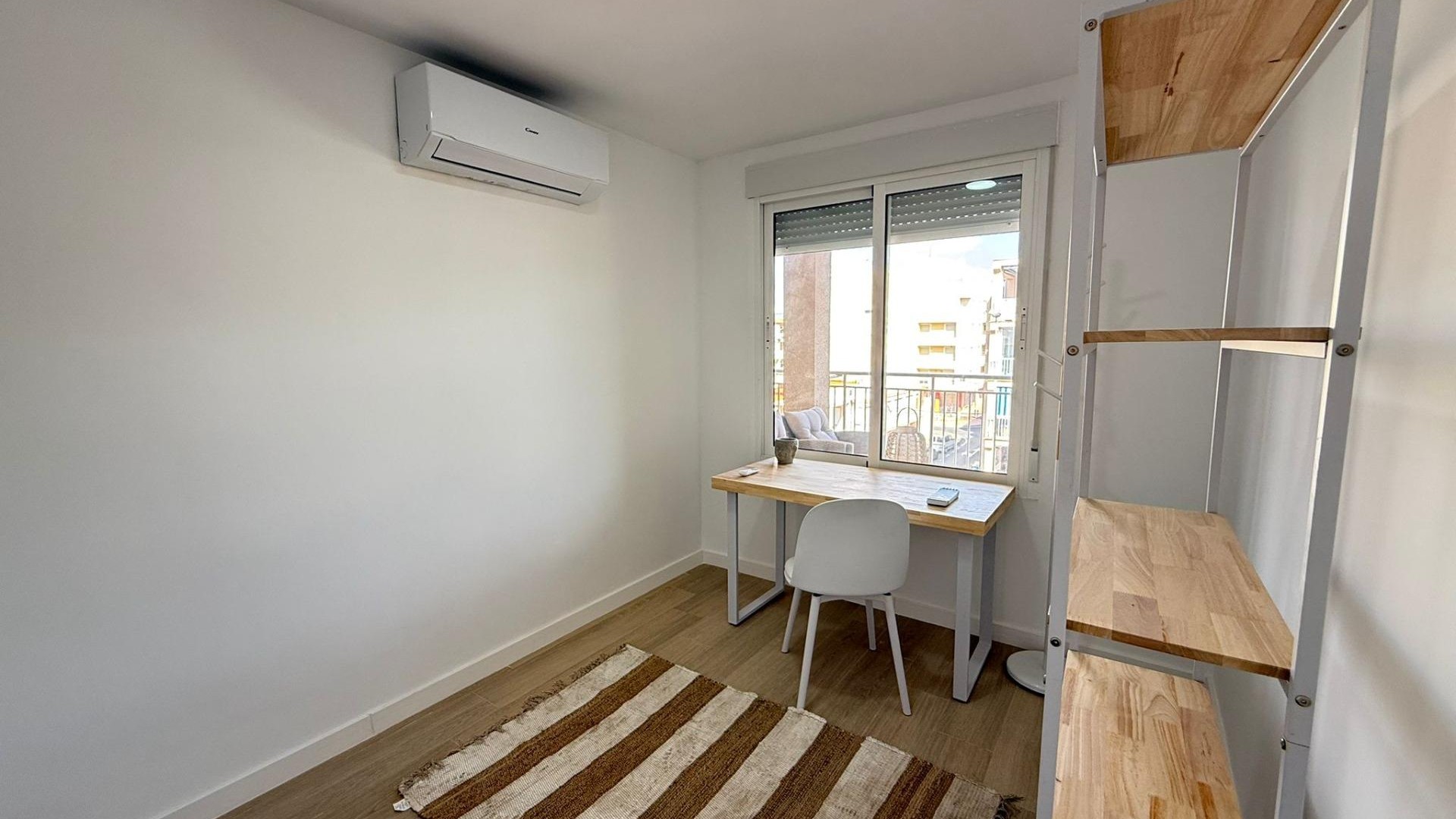 Sprzedaż - Apartament mieszkanie -
Torrevieja - Playa de los Naufragos