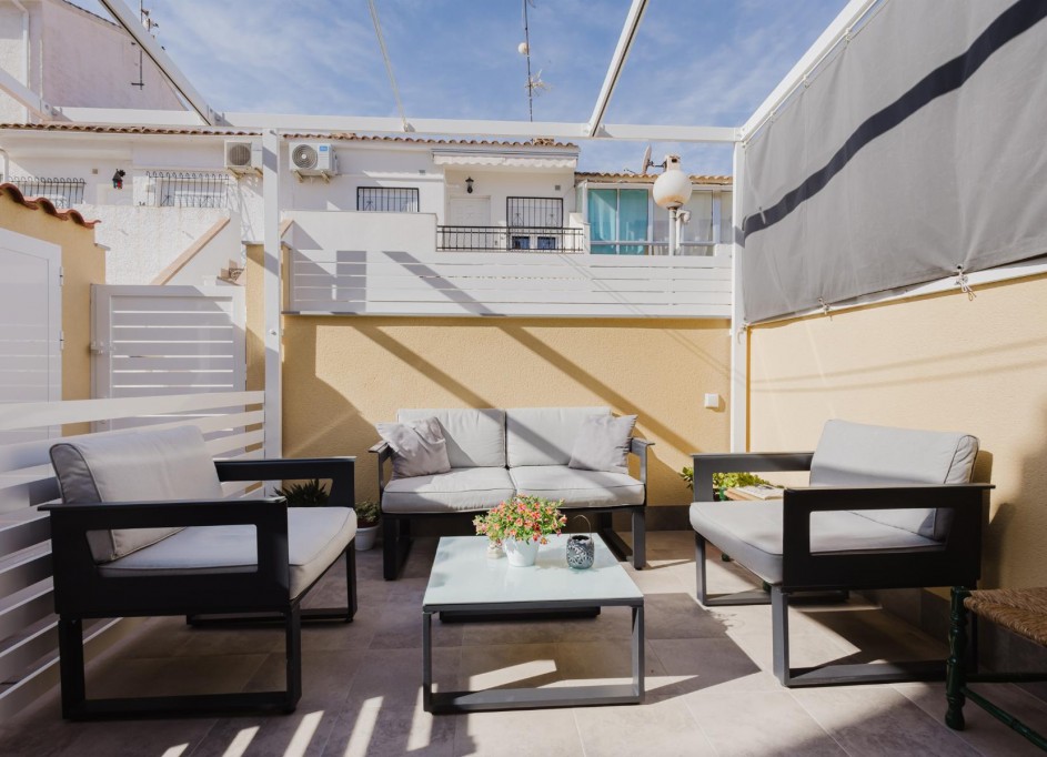 Sprzedaż - Apartament mieszkanie -
Torrevieja - Playa de los Naufragos