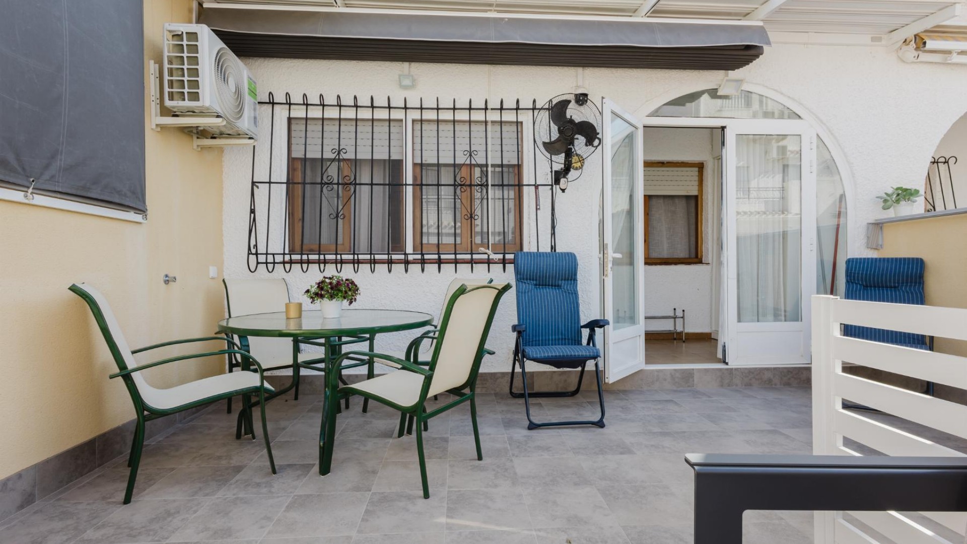 Sprzedaż - Apartament mieszkanie -
Torrevieja - Playa de los Naufragos