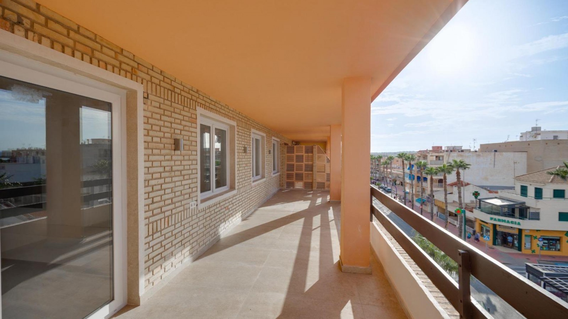 Sprzedaż - Apartament mieszkanie -
Torrevieja - Playa de los Naufragos