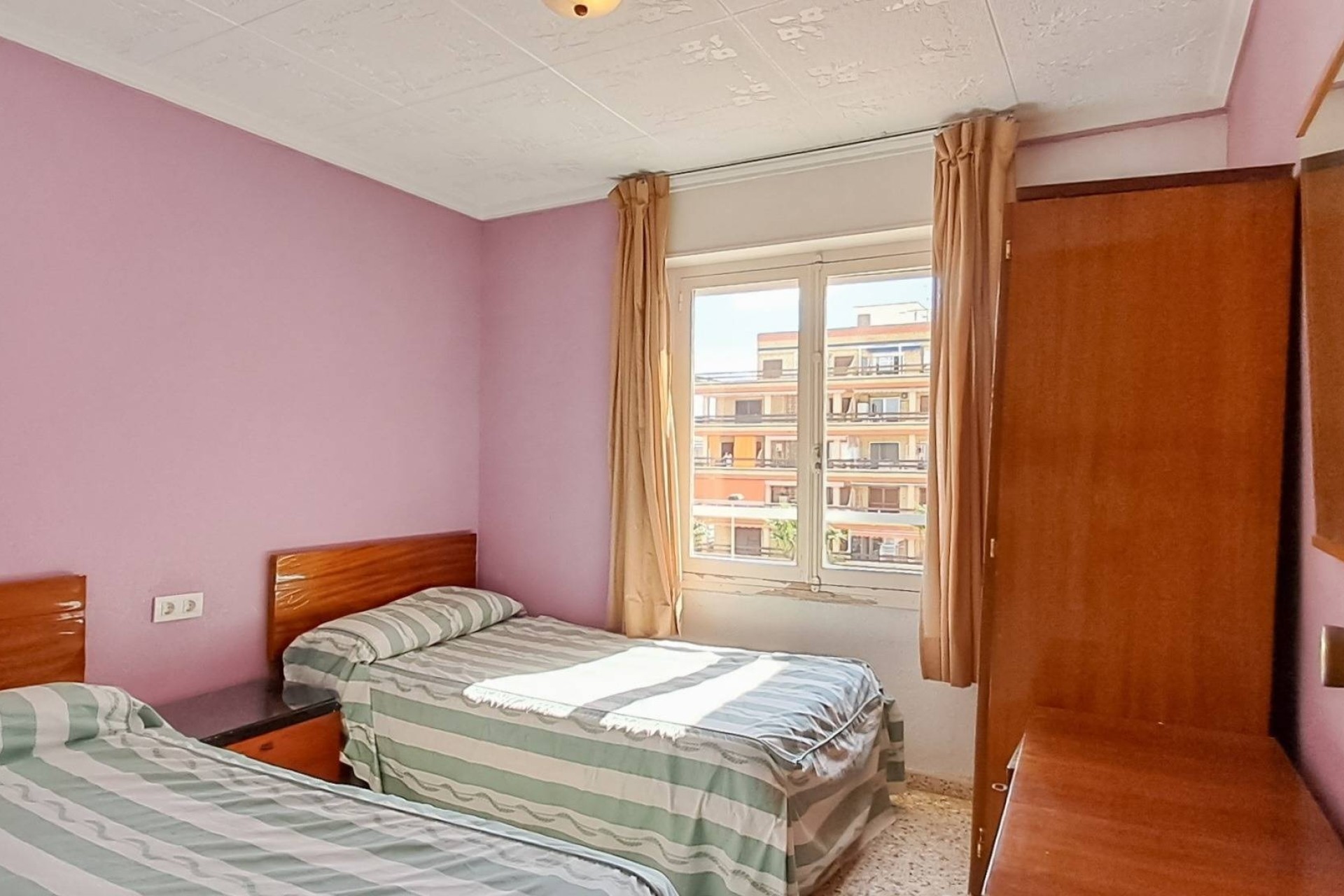 Sprzedaż - Apartament / Mieszkanie -
Torrevieja - Playa de los Naufragos