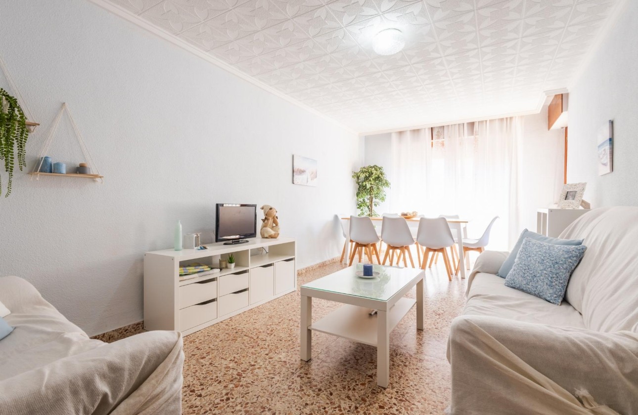 Sprzedaż - Apartament / Mieszkanie -
Torrevieja - Playa de los Naufragos